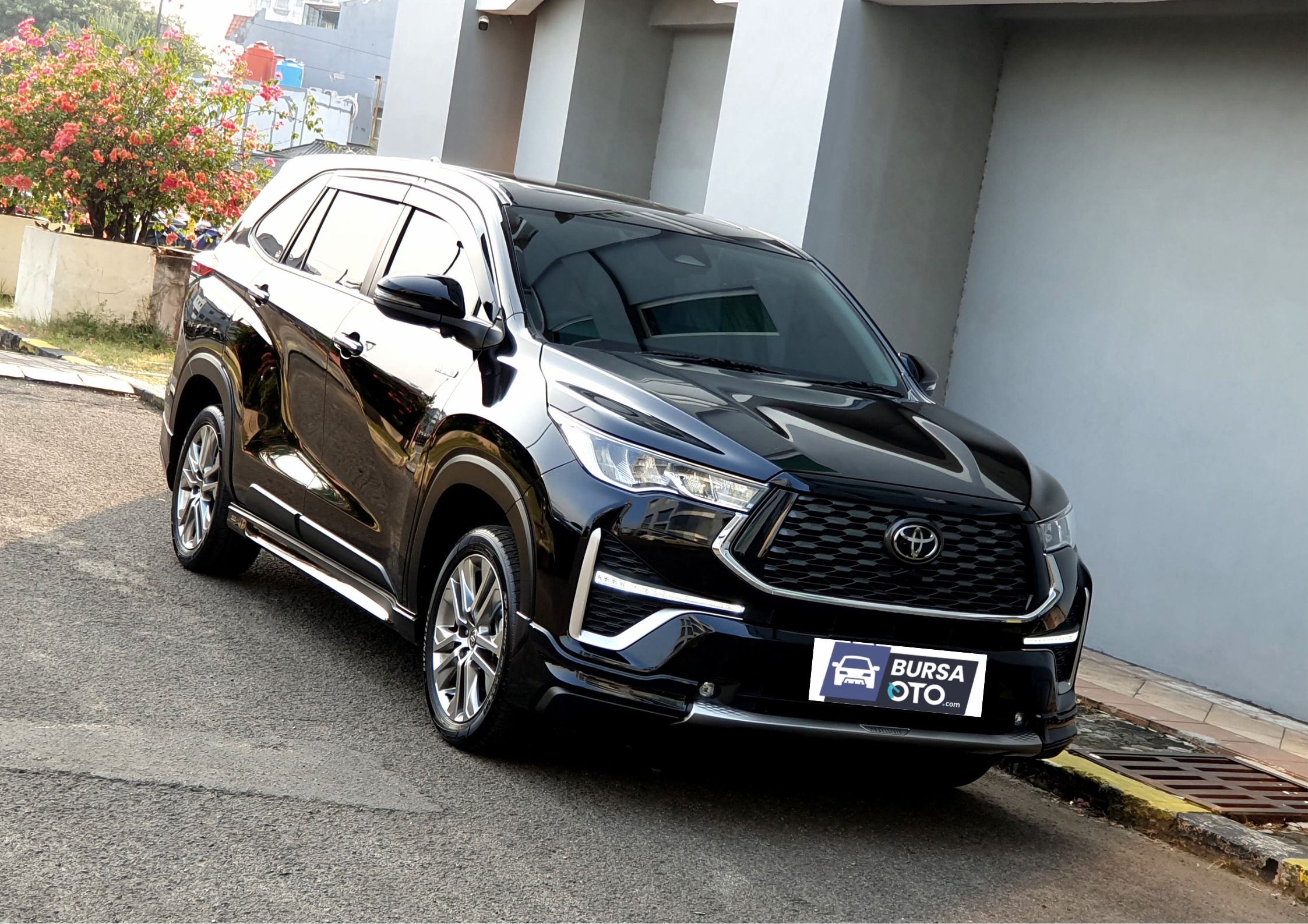 2023 Toyota Kijang Innova Zenix Hybrid EV 2023 Toyota Kijang Innova Zenix Hybrid EV