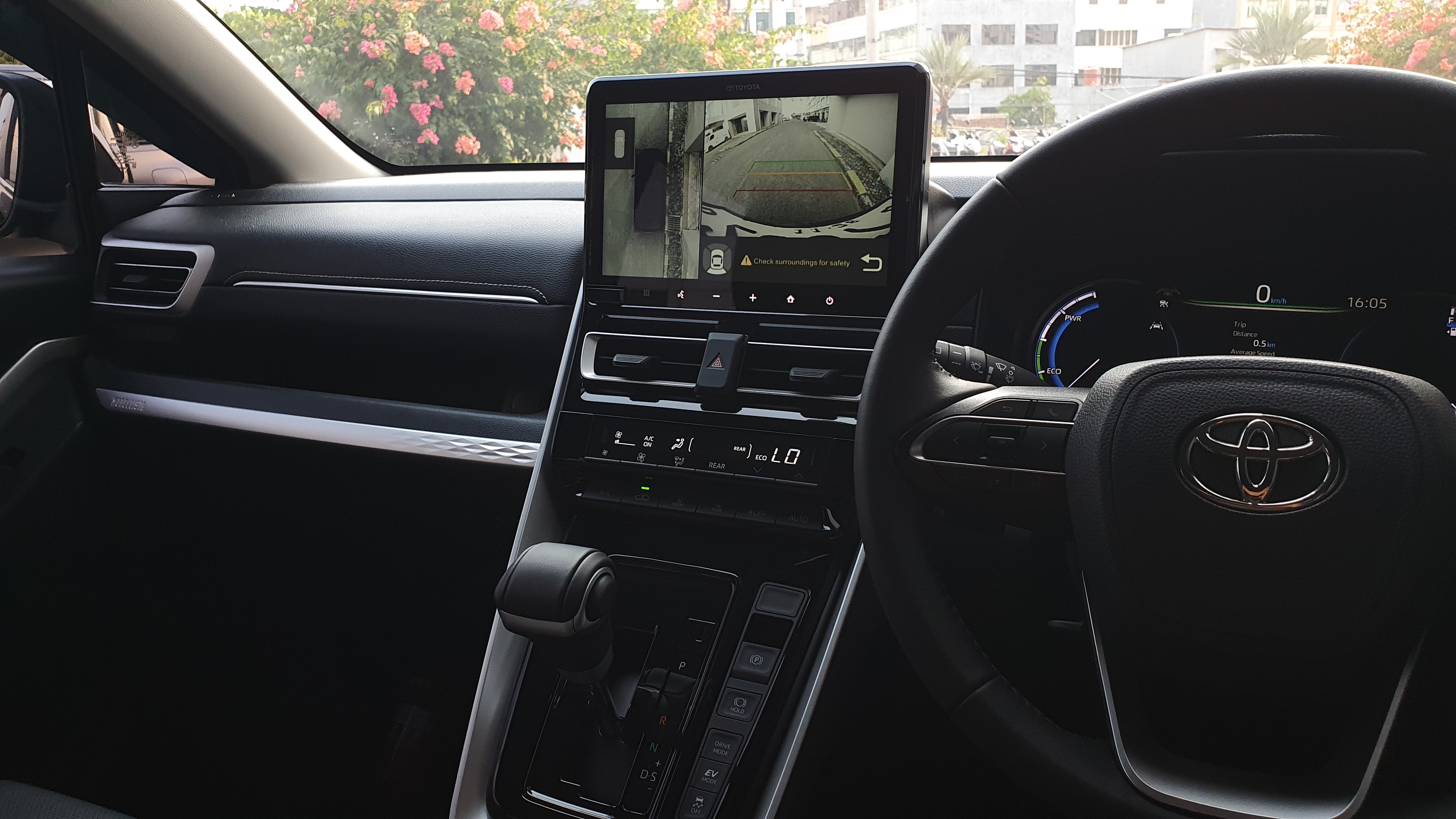 2023 Toyota Kijang Innova Zenix Hybrid EV 2023 Toyota Kijang Innova Zenix Hybrid EV