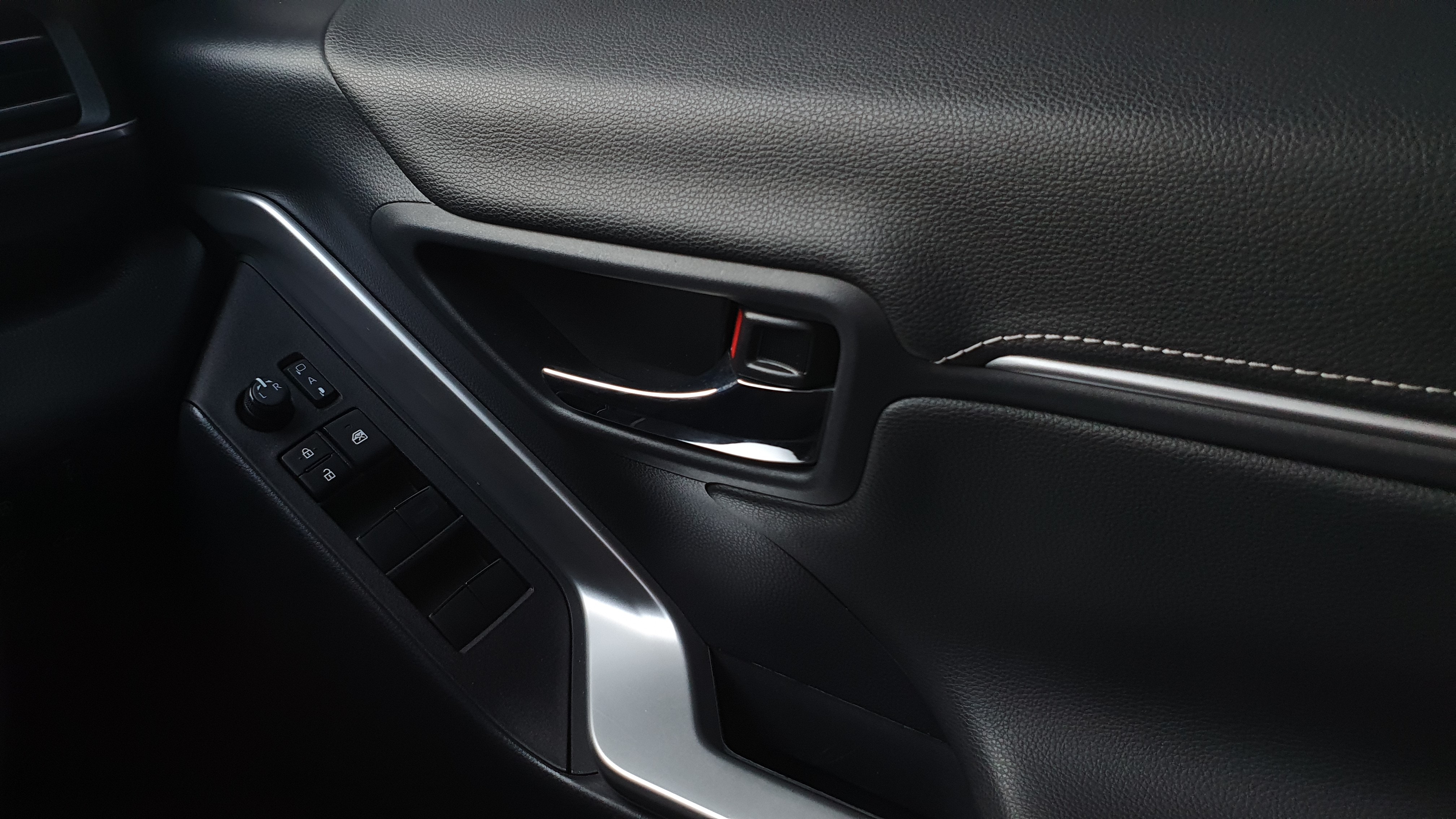 2023 Toyota Kijang Innova Zenix Hybrid EV 2023 Toyota Kijang Innova Zenix Hybrid EV