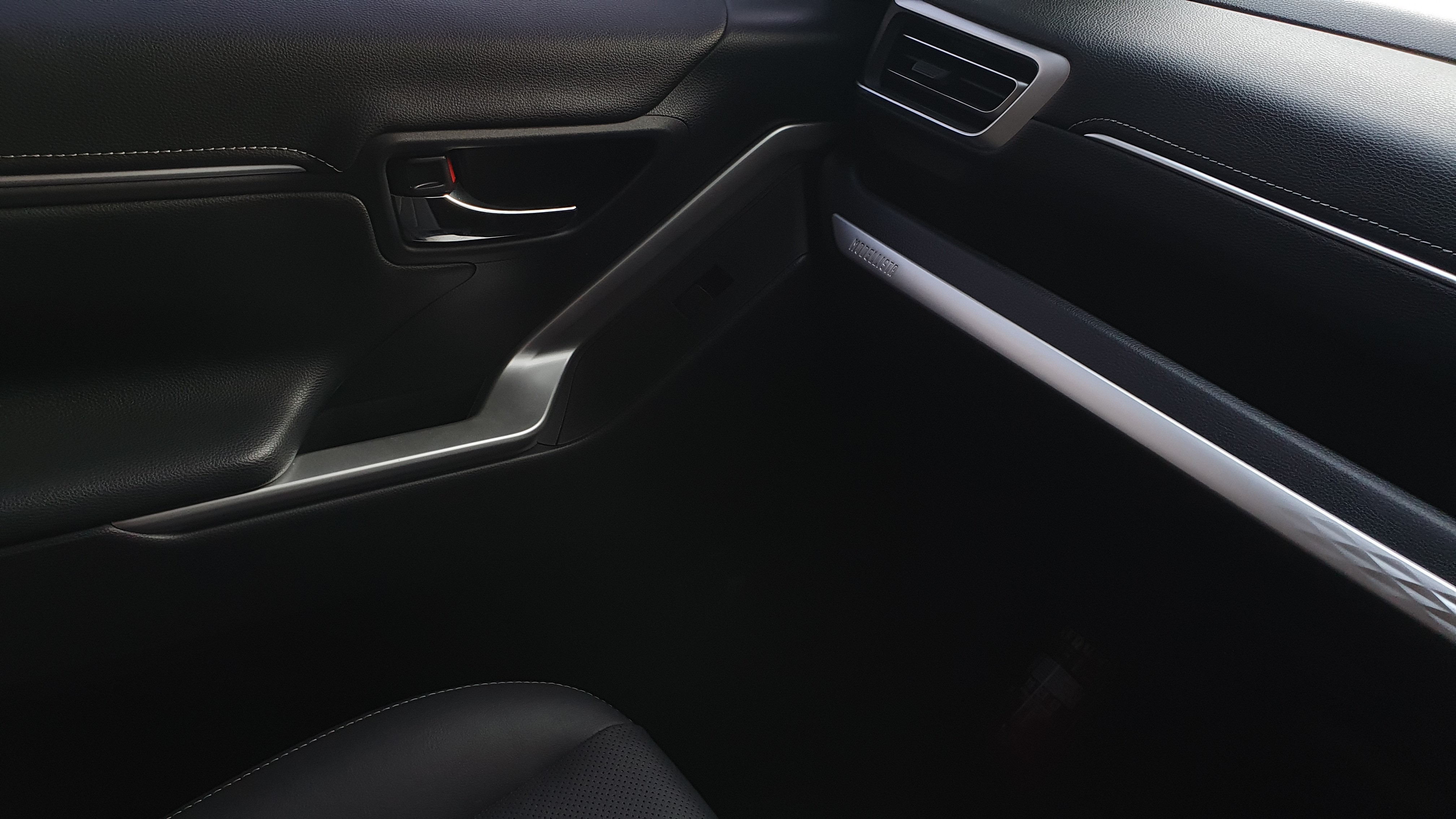 2023 Toyota Kijang Innova Zenix Hybrid EV 2023 Toyota Kijang Innova Zenix Hybrid EV