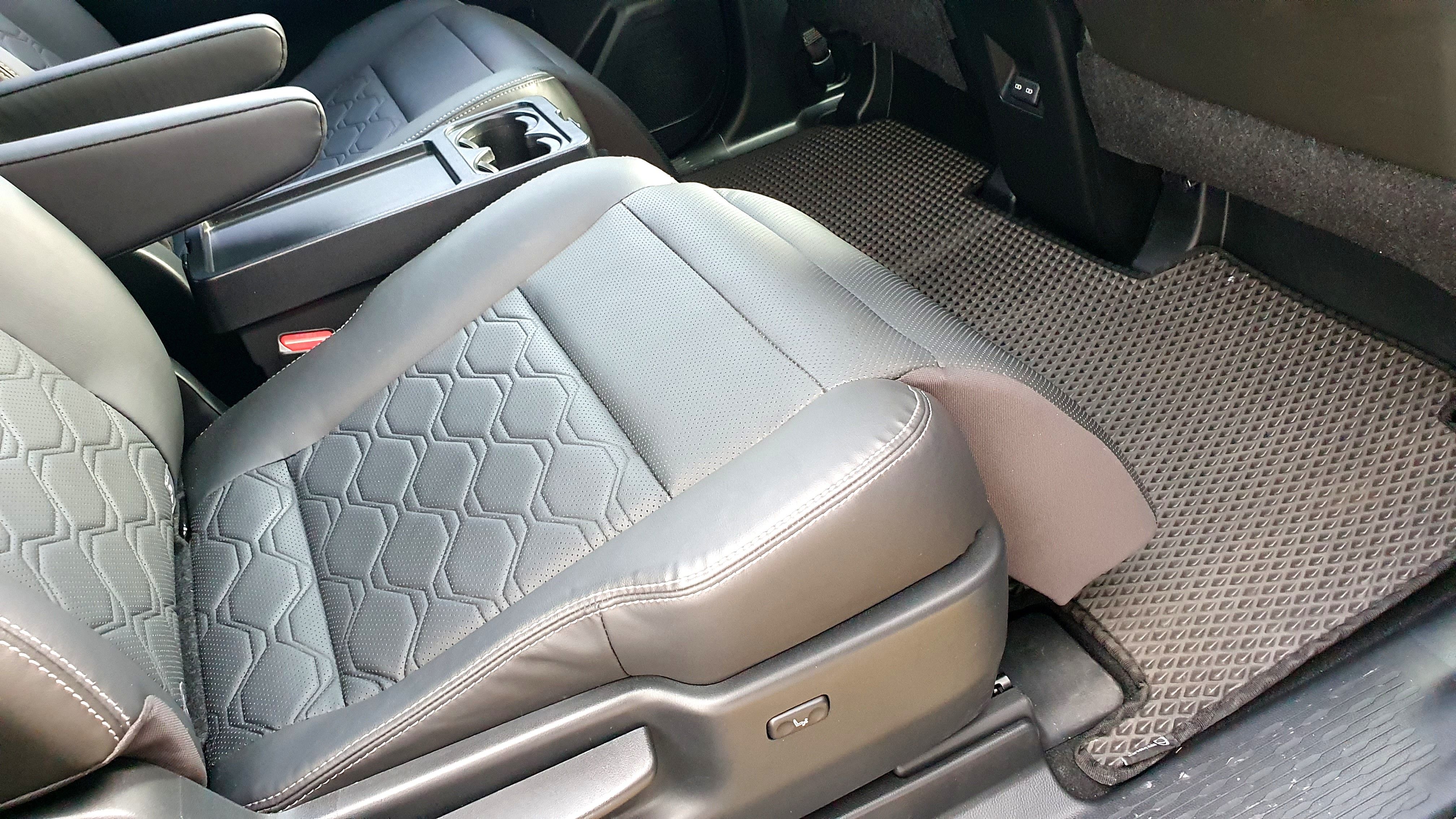 2023 Toyota Kijang Innova Zenix Hybrid EV 2023 Toyota Kijang Innova Zenix Hybrid EV