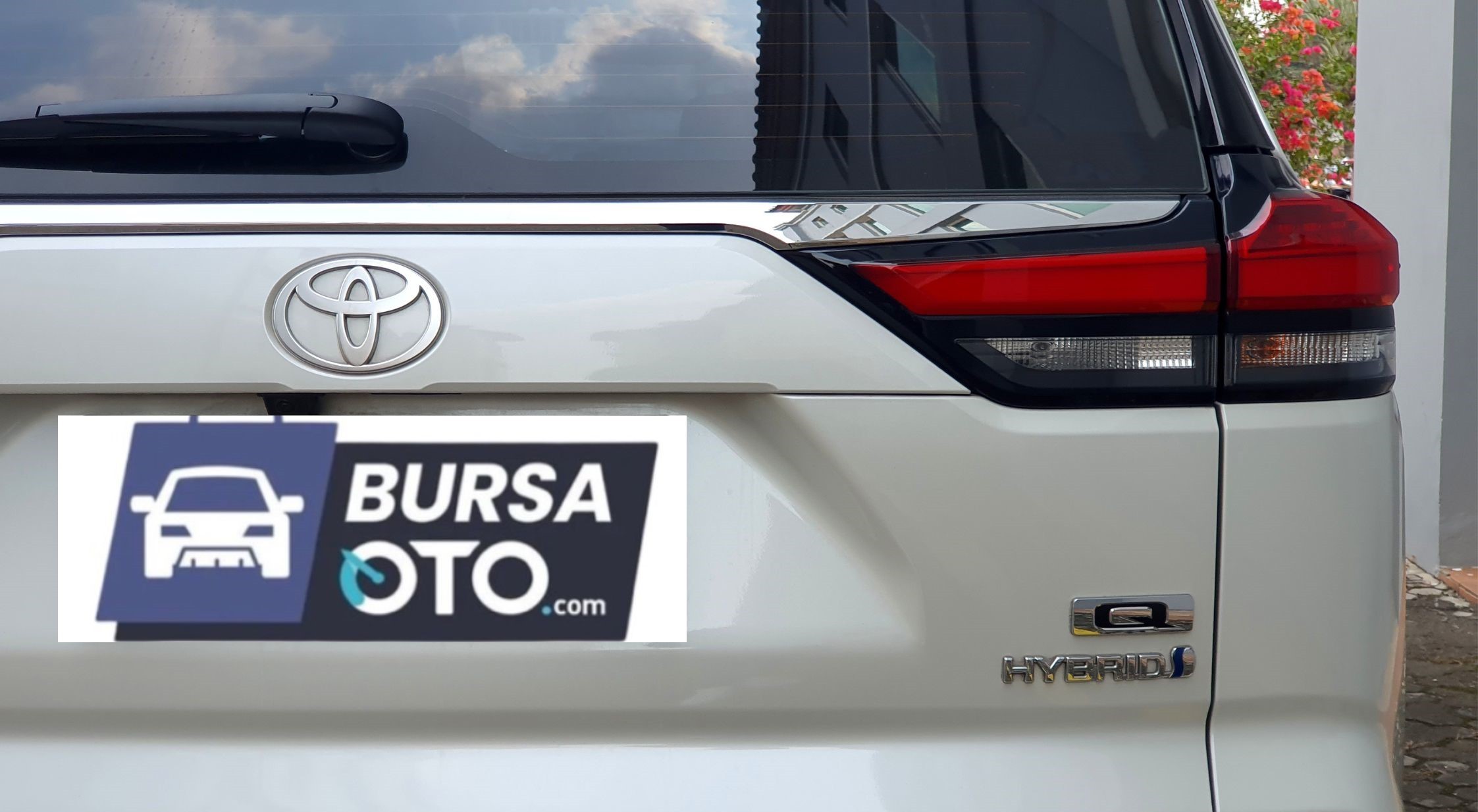 2023 Toyota Kijang Innova Zenix Hybrid EV 2023 Toyota Kijang Innova Zenix Hybrid EV