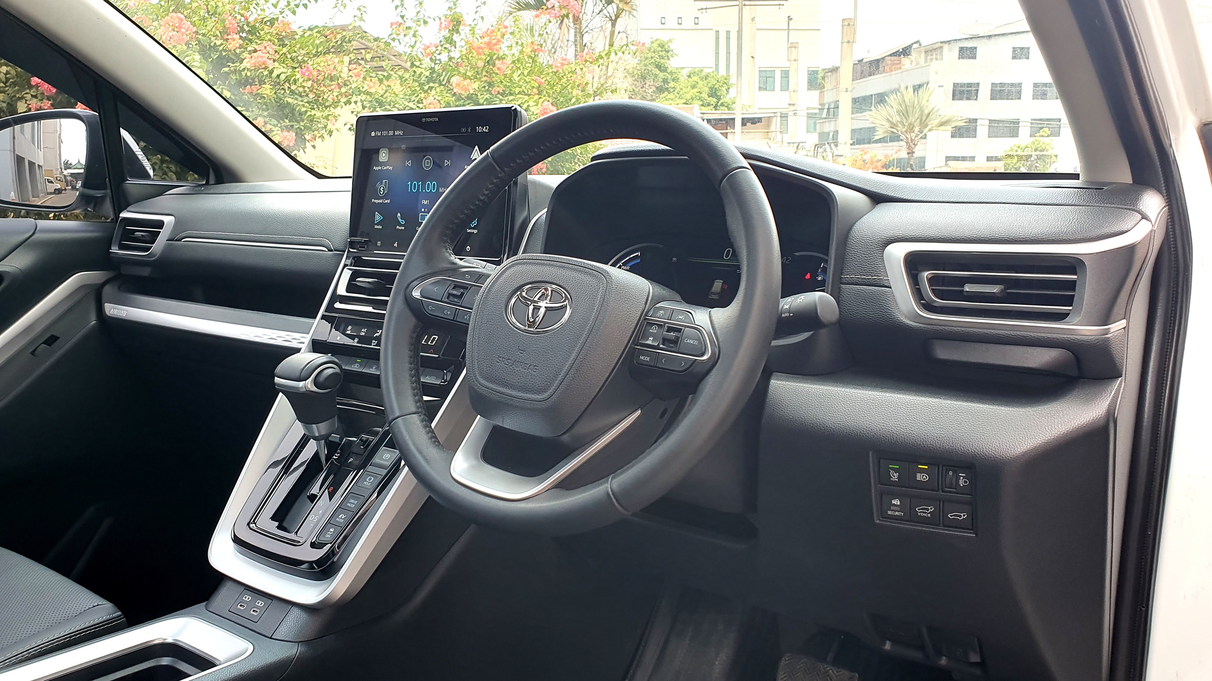 2023 Toyota Kijang Innova Zenix Hybrid EV 2023 Toyota Kijang Innova Zenix Hybrid EV