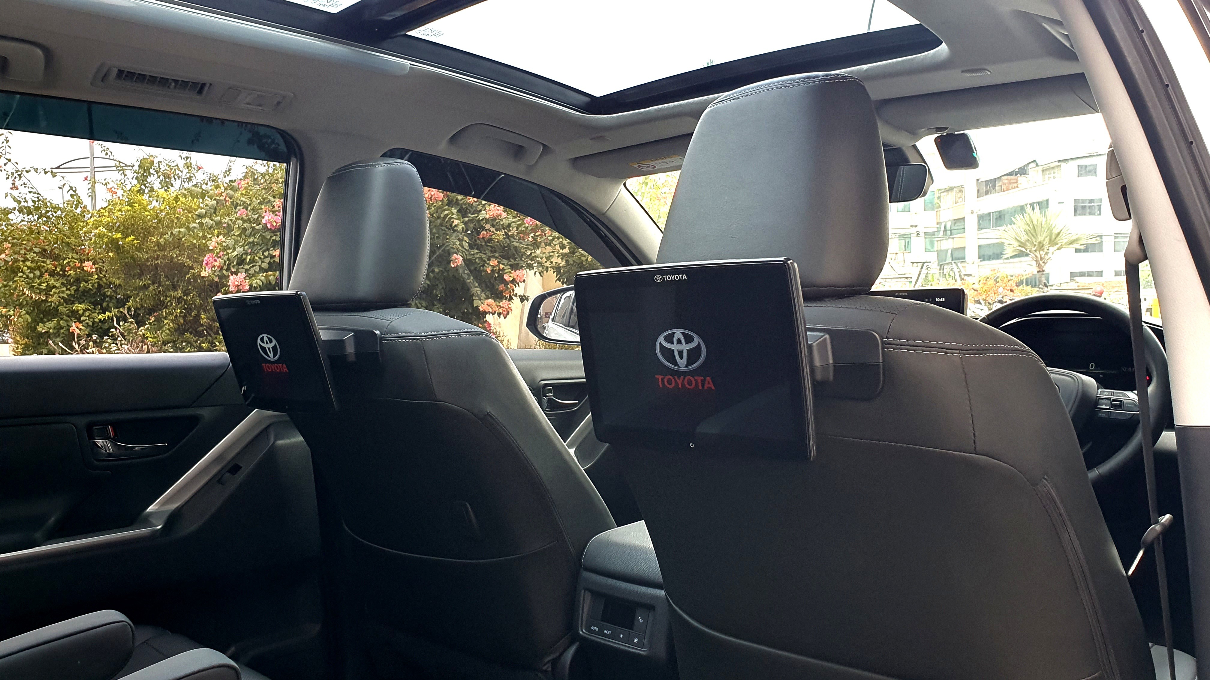 2023 Toyota Kijang Innova Zenix Hybrid EV 2023 Toyota Kijang Innova Zenix Hybrid EV