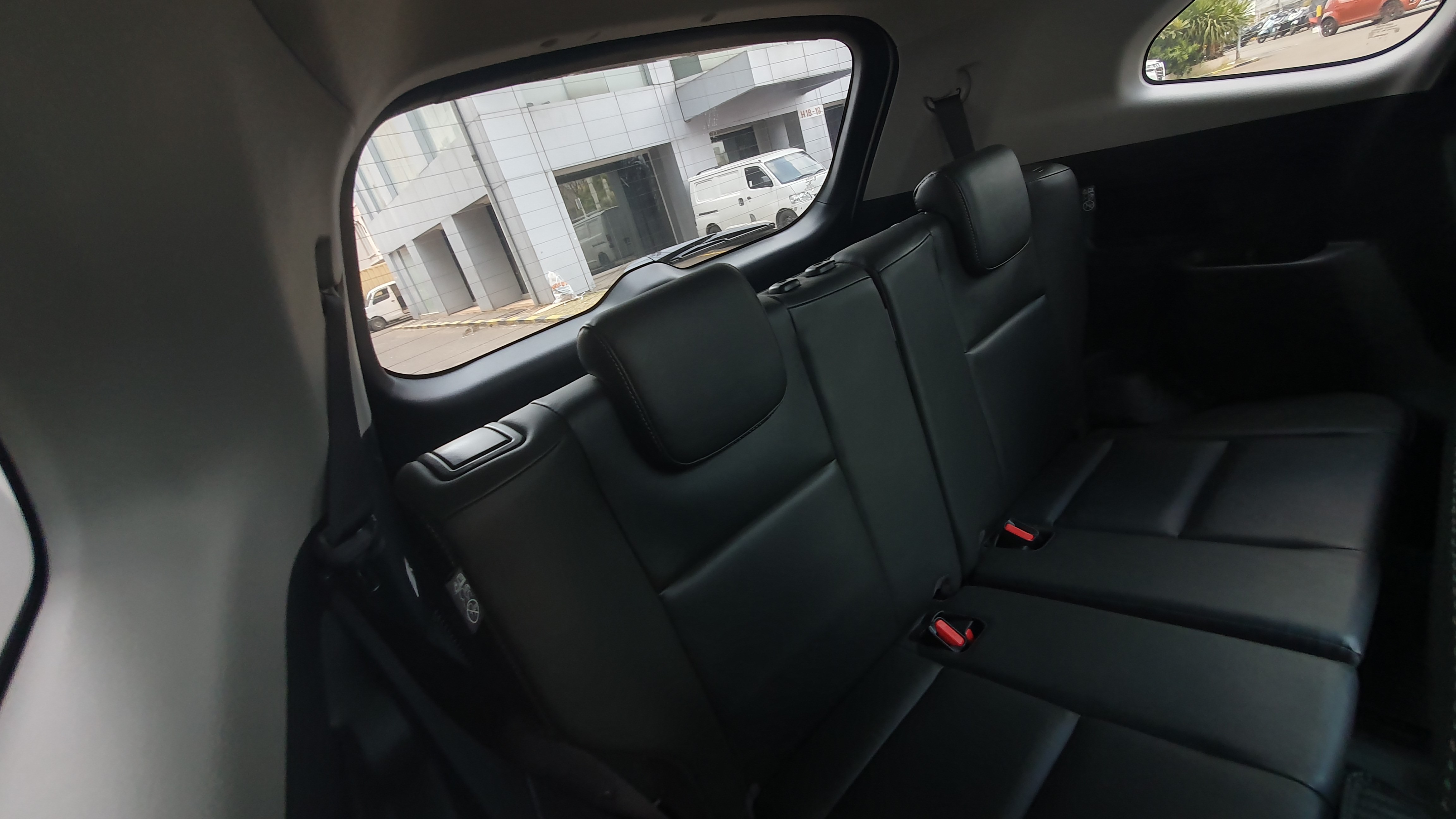 2023 Toyota Kijang Innova Zenix Hybrid EV 2023 Toyota Kijang Innova Zenix Hybrid EV