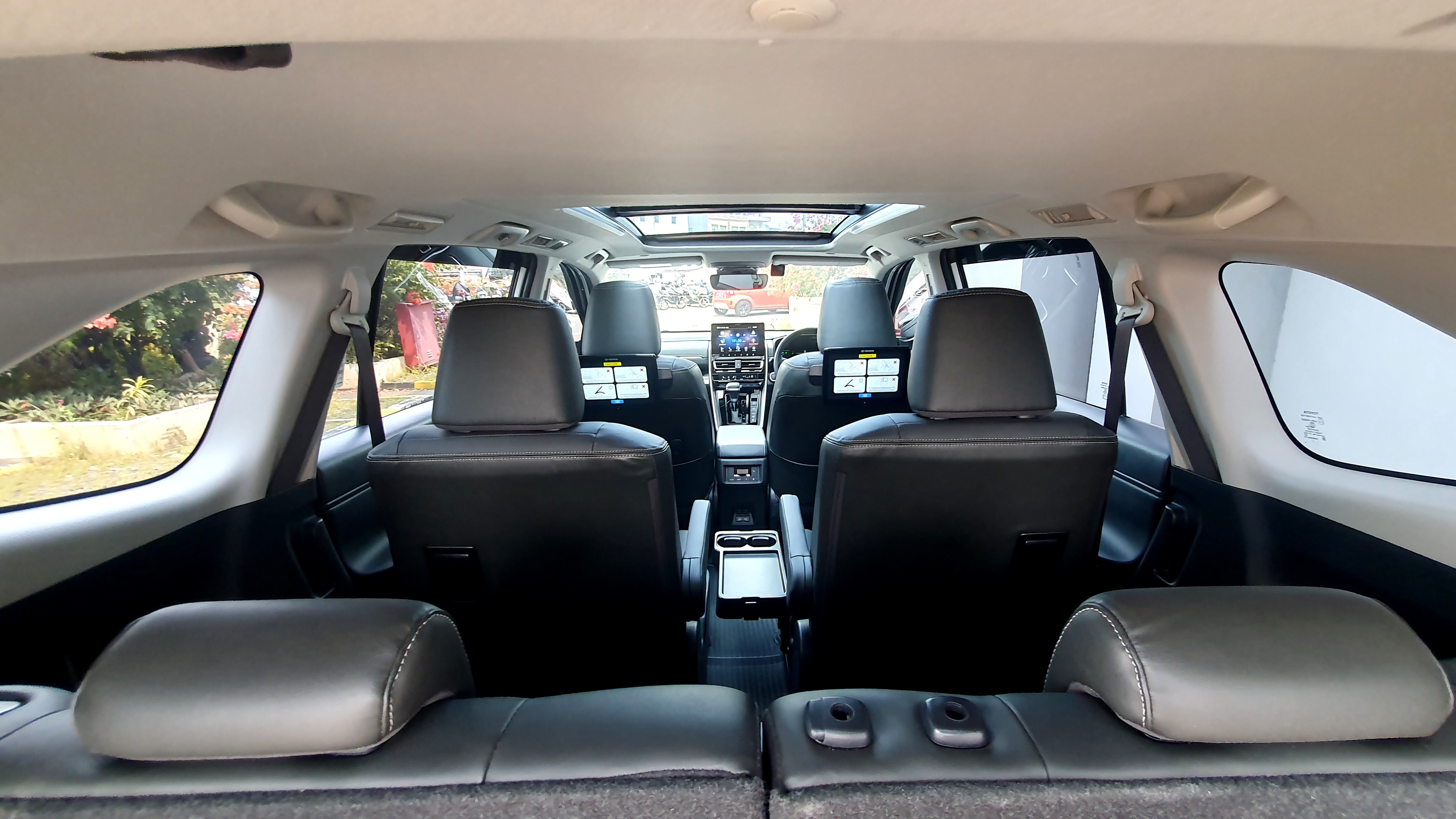 2023 Toyota Kijang Innova Zenix Hybrid EV 2023 Toyota Kijang Innova Zenix Hybrid EV