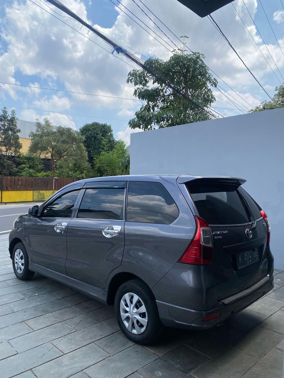 2015 Toyota Avanza  1.3 E M/T 2015 Toyota Avanza  1.3 E M/T