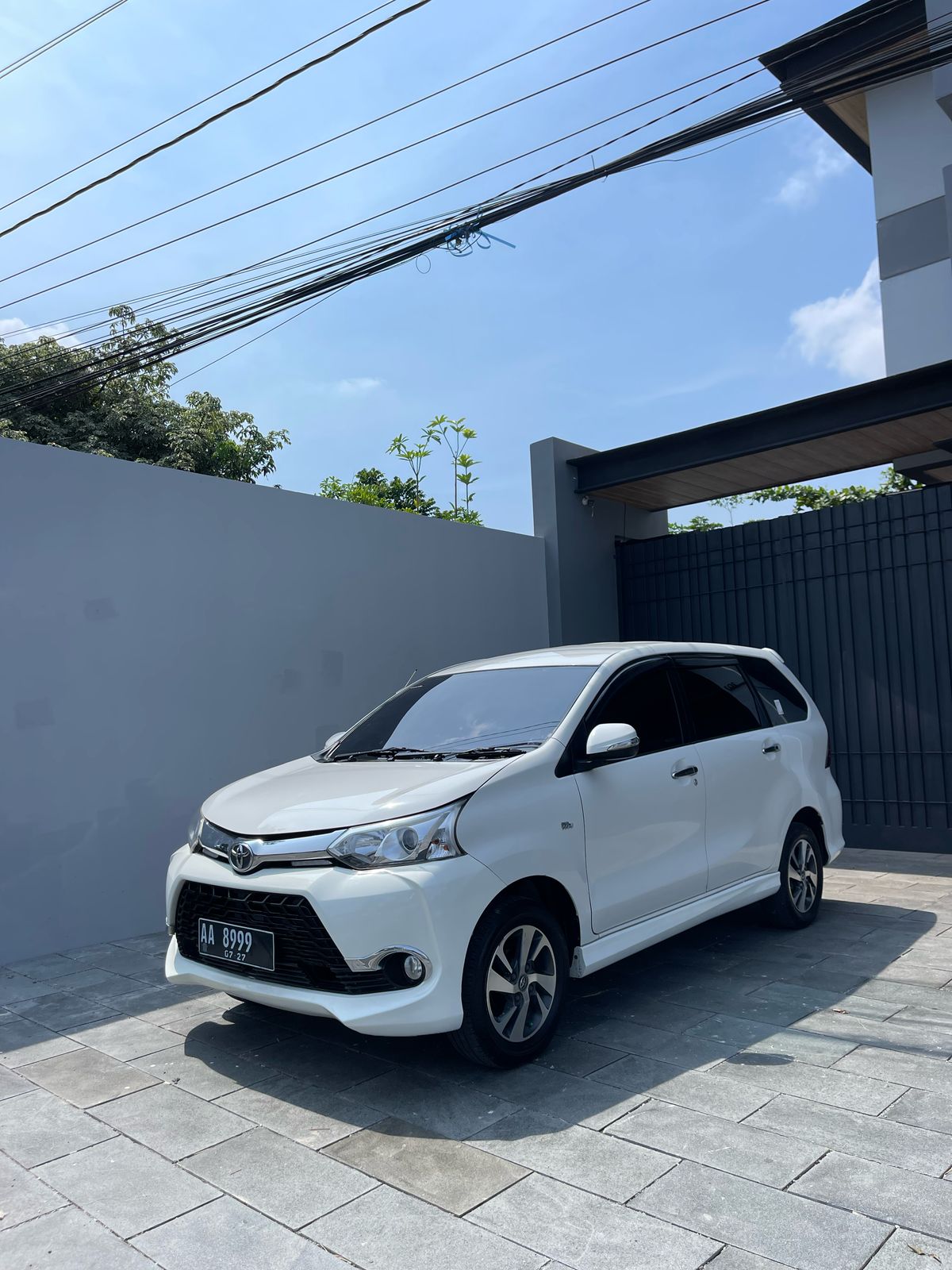 2017 Toyota Avanza Veloz  1.5 M/T 2017 Toyota Avanza Veloz  1.5 M/T