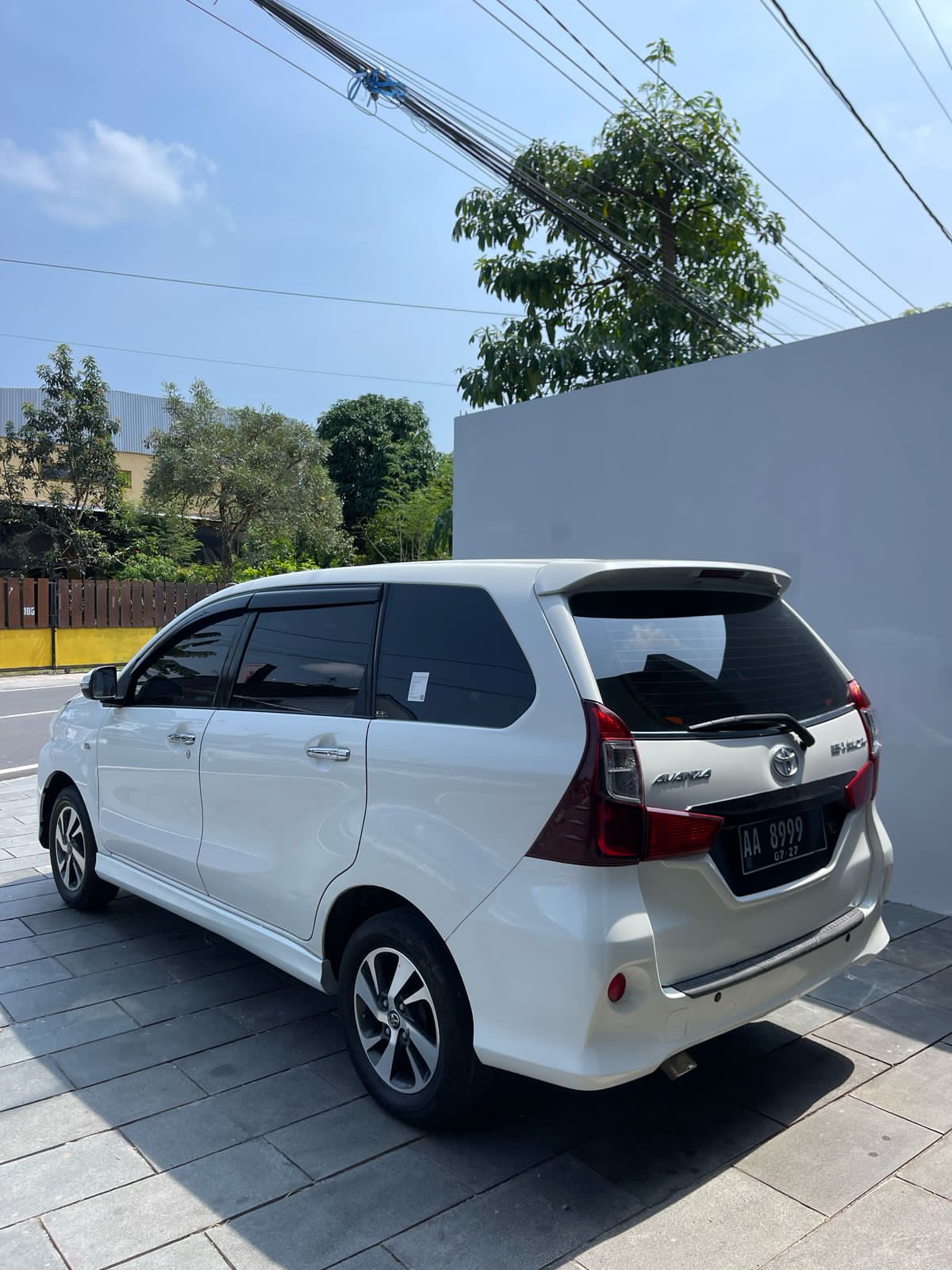 2017 Toyota Avanza Veloz  1.5 M/T 2017 Toyota Avanza Veloz  1.5 M/T