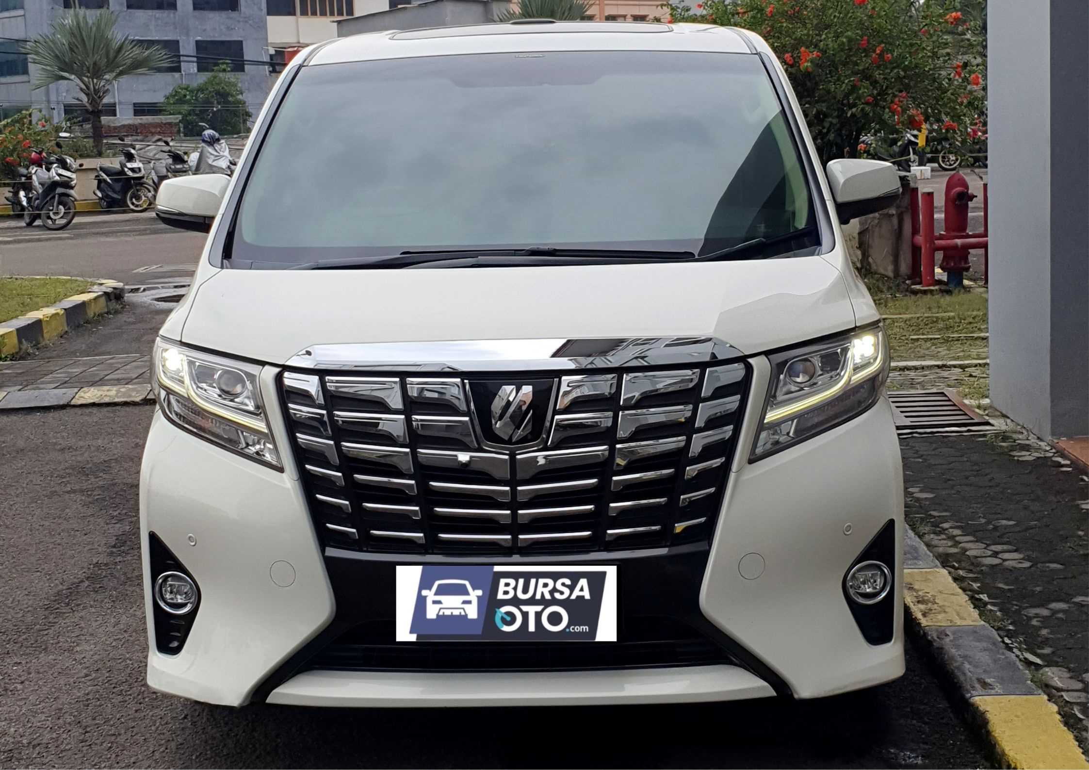 Second Hand 2017 Toyota Alphard Second Hand 2017 Toyota Alphard