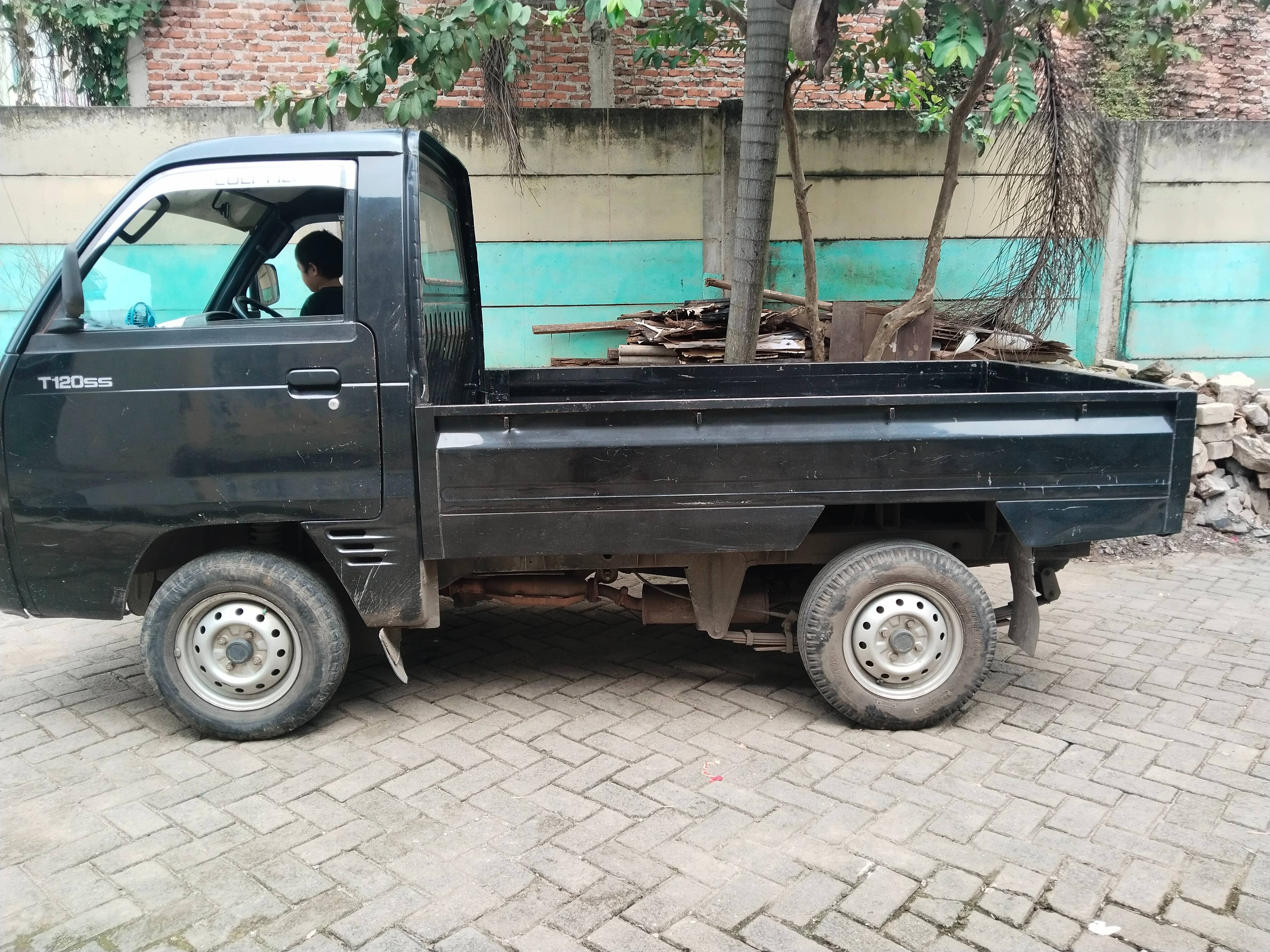 2014 Mitsubishi Colt T120 SS MPI 1.5L PU 2014 Mitsubishi Colt T120 SS MPI 1.5L PU