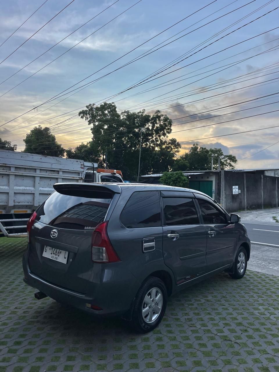 2014 Daihatsu Xenia  1.3 X MT 2014 Daihatsu Xenia  1.3 X MT