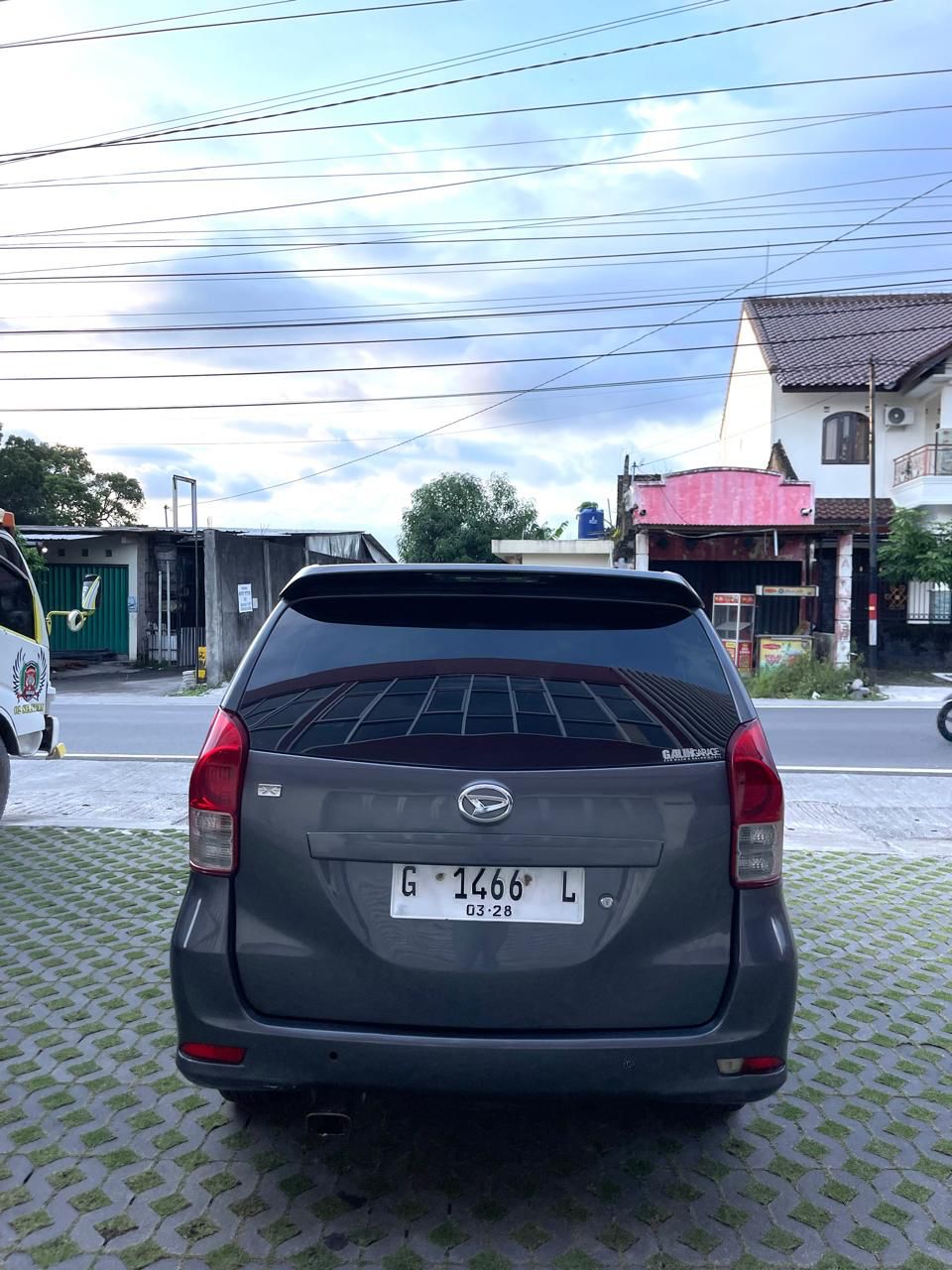 2014 Daihatsu Xenia  1.3 X MT 2014 Daihatsu Xenia  1.3 X MT