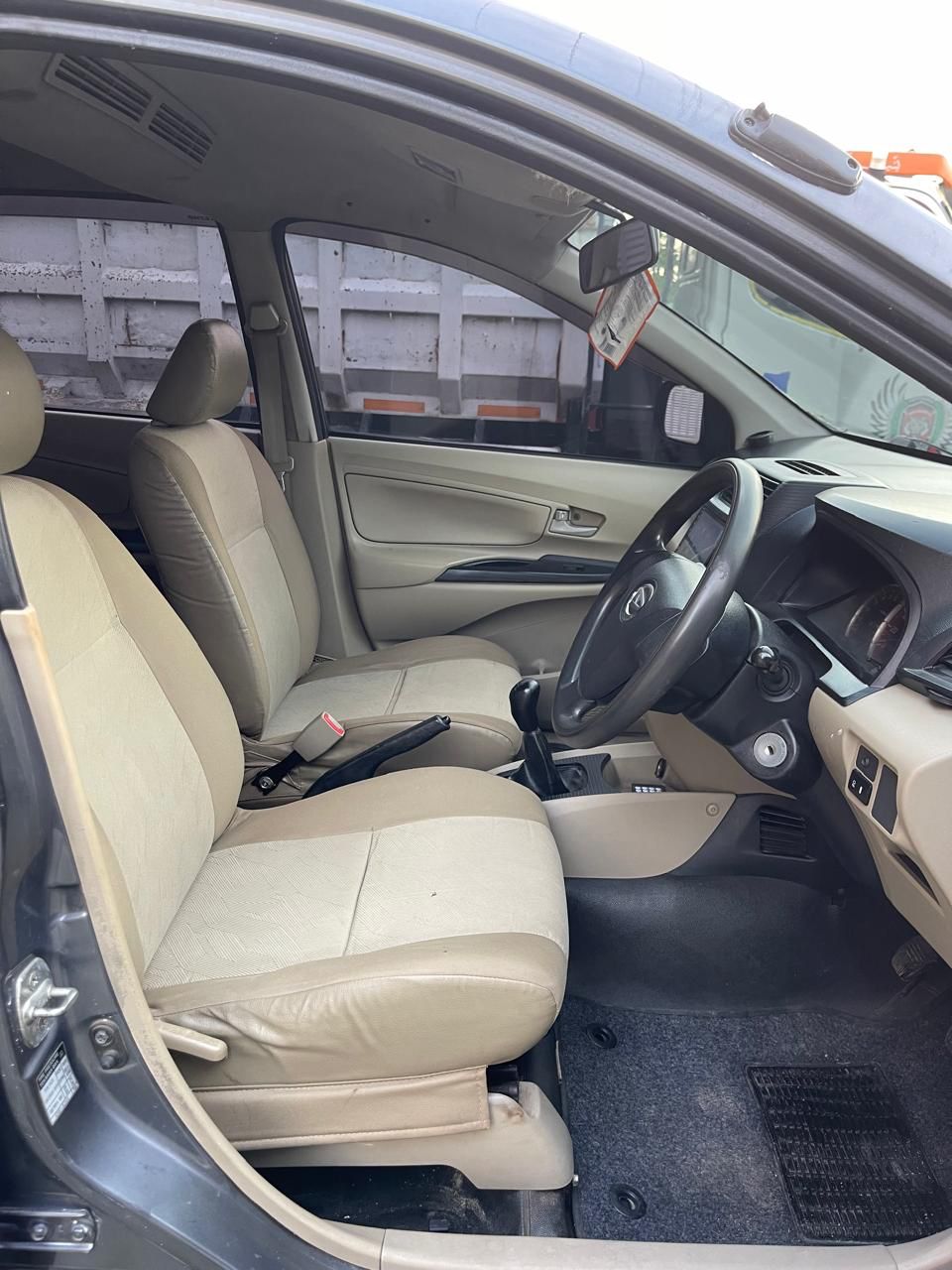 2014 Daihatsu Xenia  1.3 X MT 2014 Daihatsu Xenia  1.3 X MT