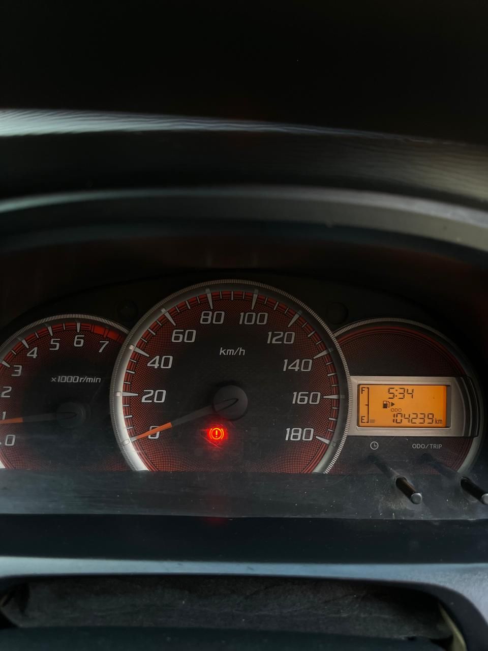 2014 Daihatsu Xenia  1.3 X MT 2014 Daihatsu Xenia  1.3 X MT