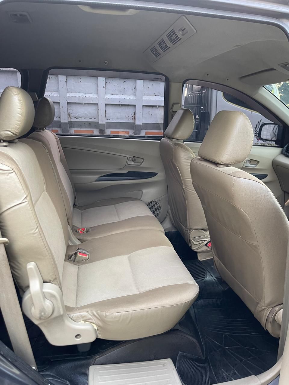 2014 Daihatsu Xenia  1.3 X MT 2014 Daihatsu Xenia  1.3 X MT