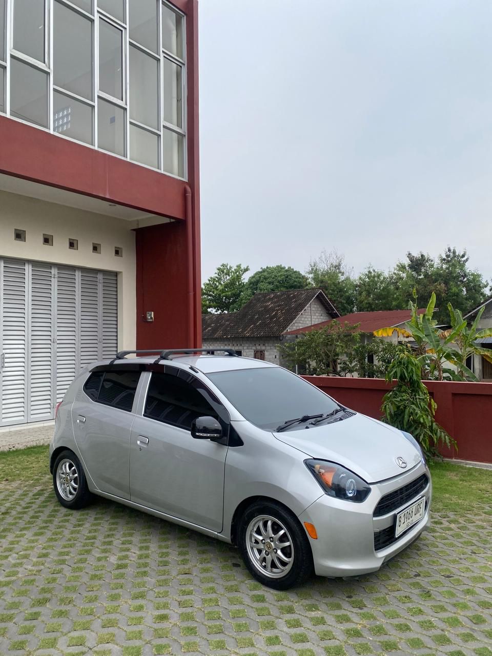 2012 Daihatsu Ayla 1.0L D Plus MT 2012 Daihatsu Ayla 1.0L D Plus MT