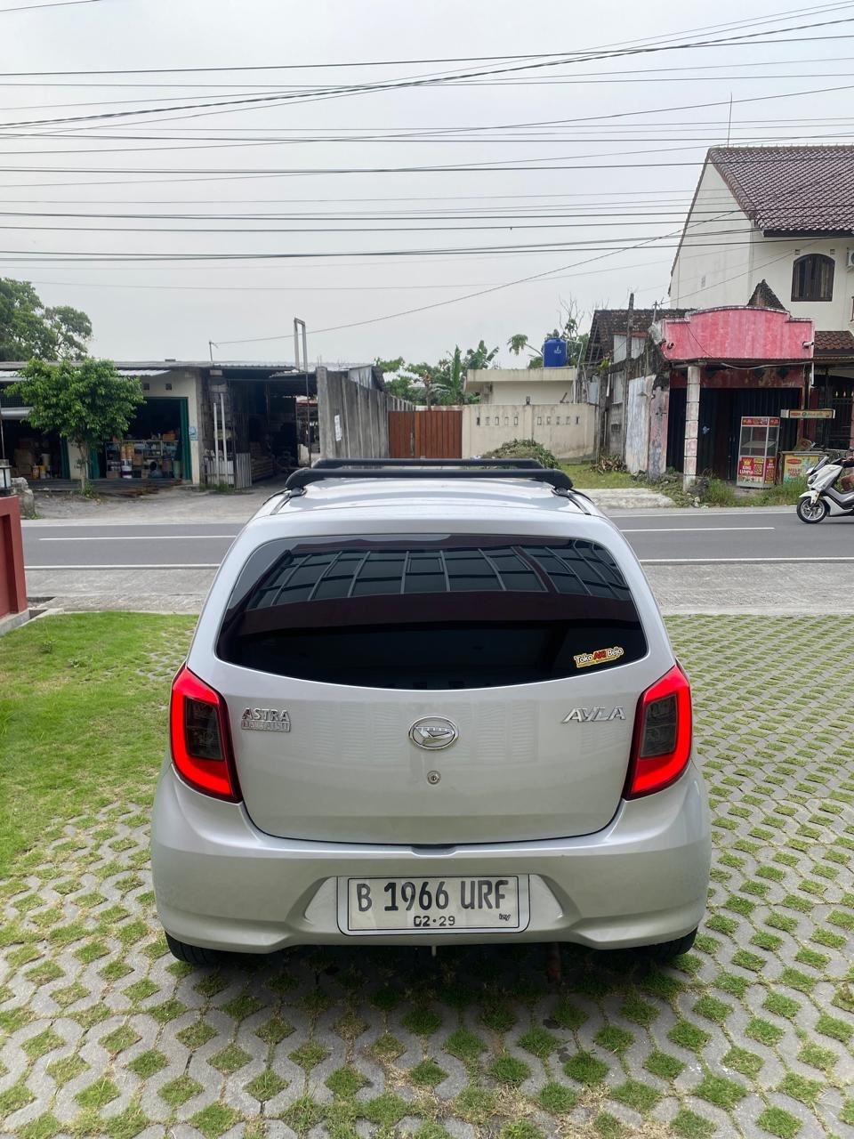 2012 Daihatsu Ayla 1.0L D Plus MT 2012 Daihatsu Ayla 1.0L D Plus MT