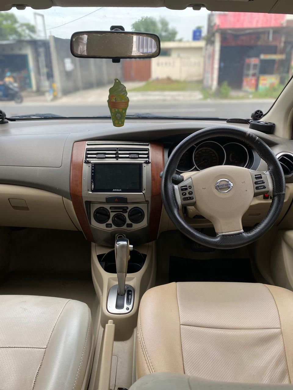 2012 Daihatsu Ayla 1.0L D Plus MT 2012 Daihatsu Ayla 1.0L D Plus MT