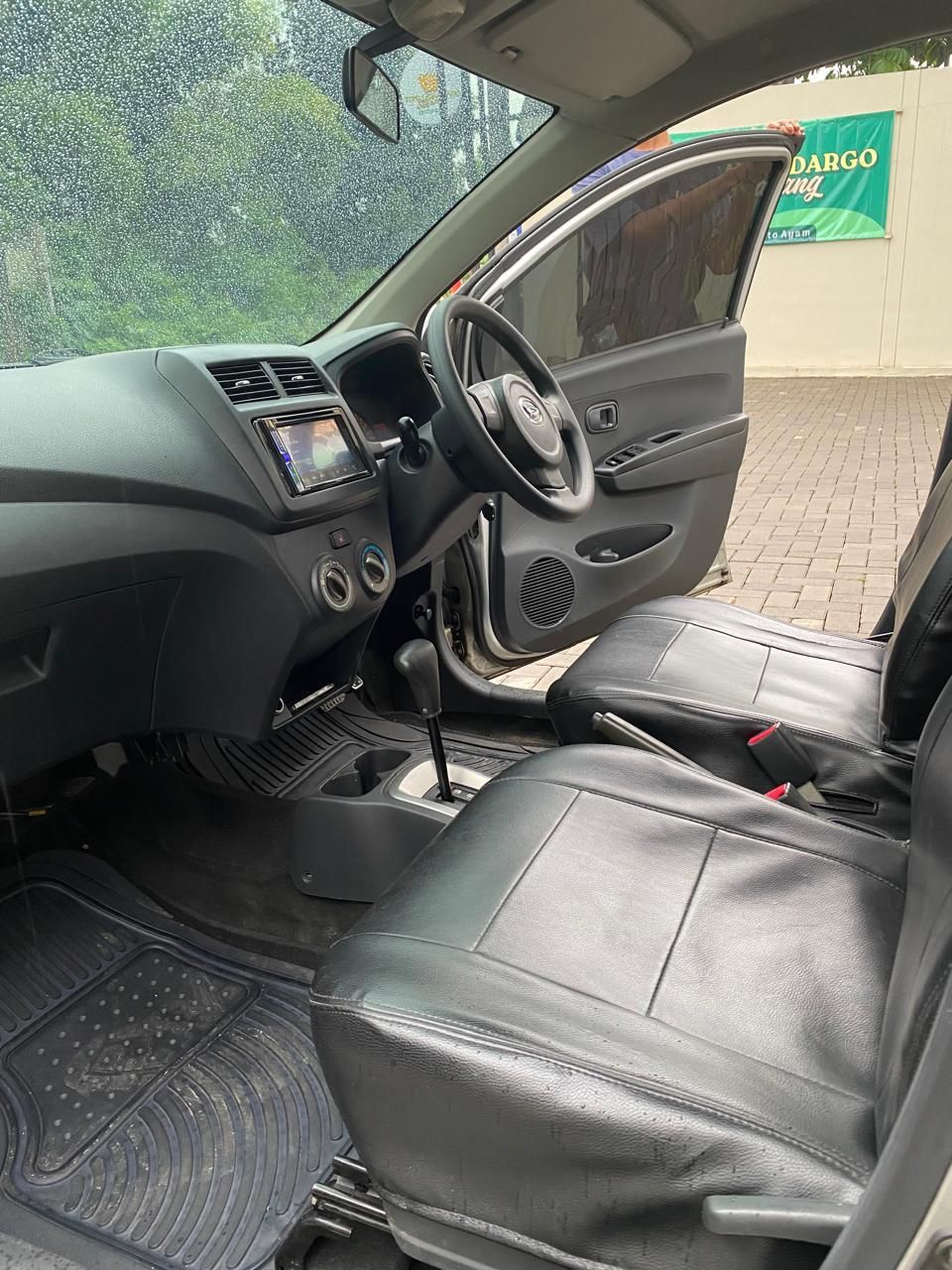 2012 Daihatsu Ayla 1.0L D Plus MT 2012 Daihatsu Ayla 1.0L D Plus MT