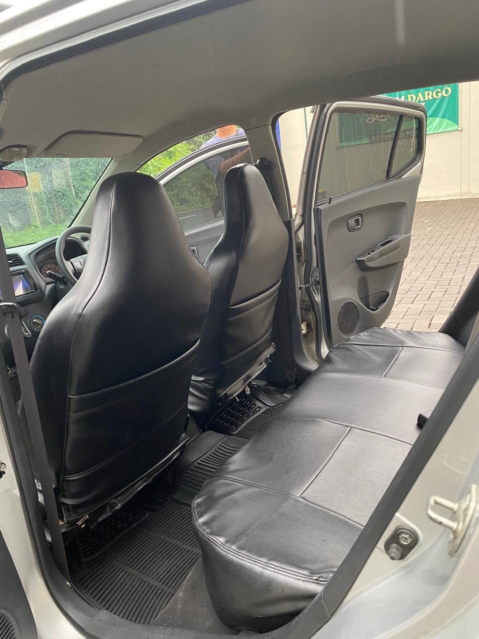 2012 Daihatsu Ayla 1.0L D Plus MT 2012 Daihatsu Ayla 1.0L D Plus MT