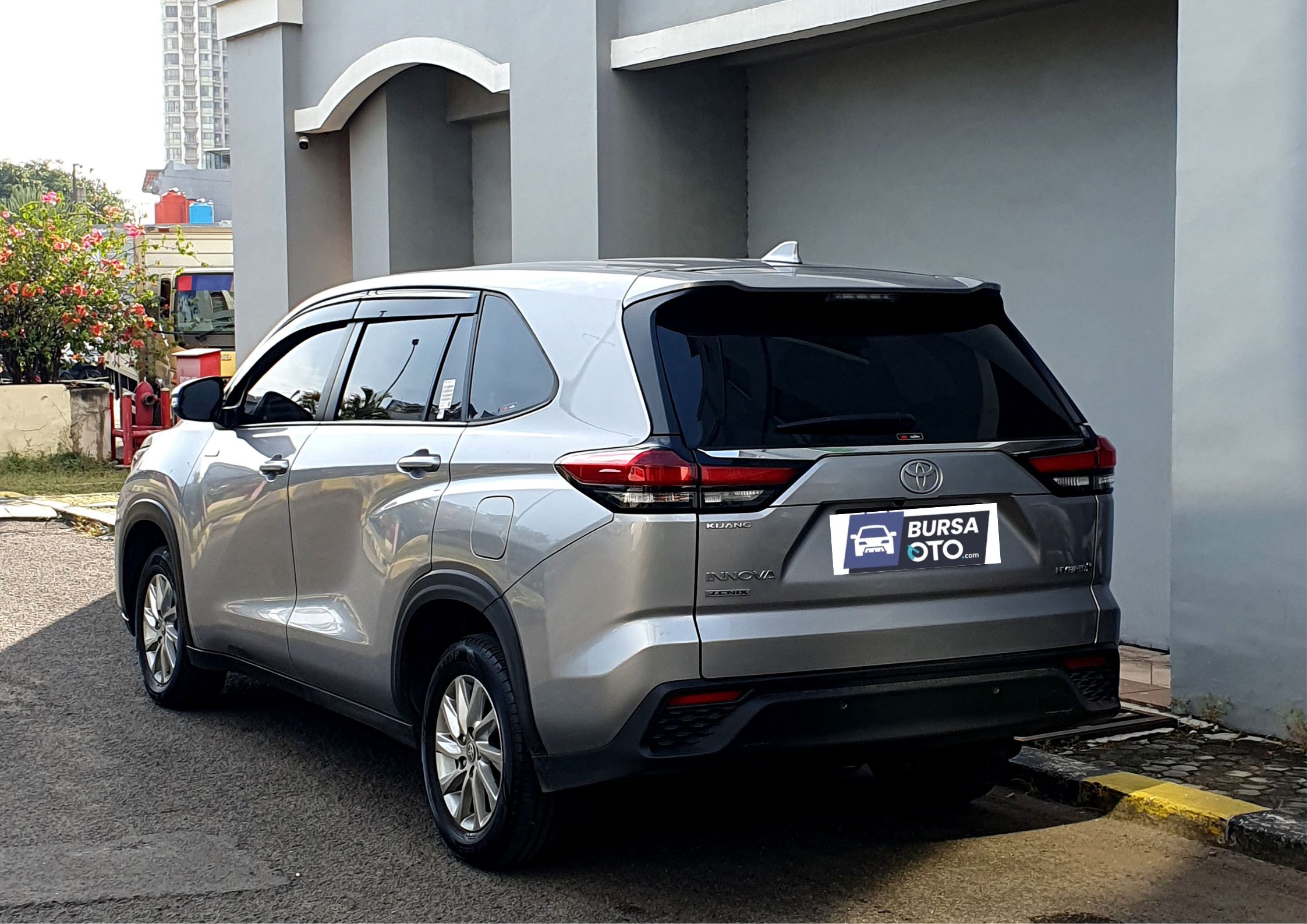 2024 Toyota Kijang Innova Zenix Hybrid EV 2024 Toyota Kijang Innova Zenix Hybrid EV