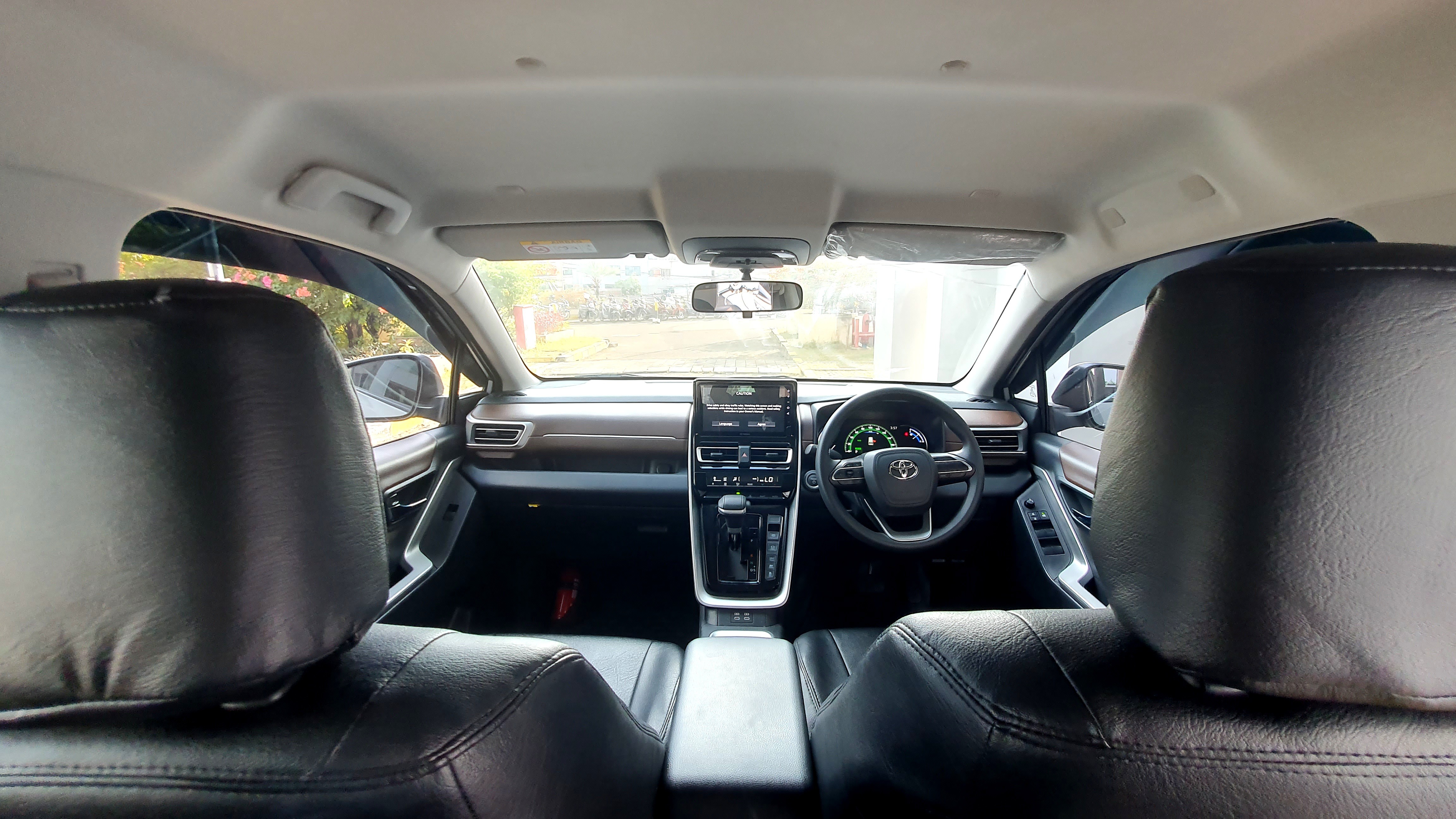 2024 Toyota Kijang Innova Zenix Hybrid EV 2024 Toyota Kijang Innova Zenix Hybrid EV