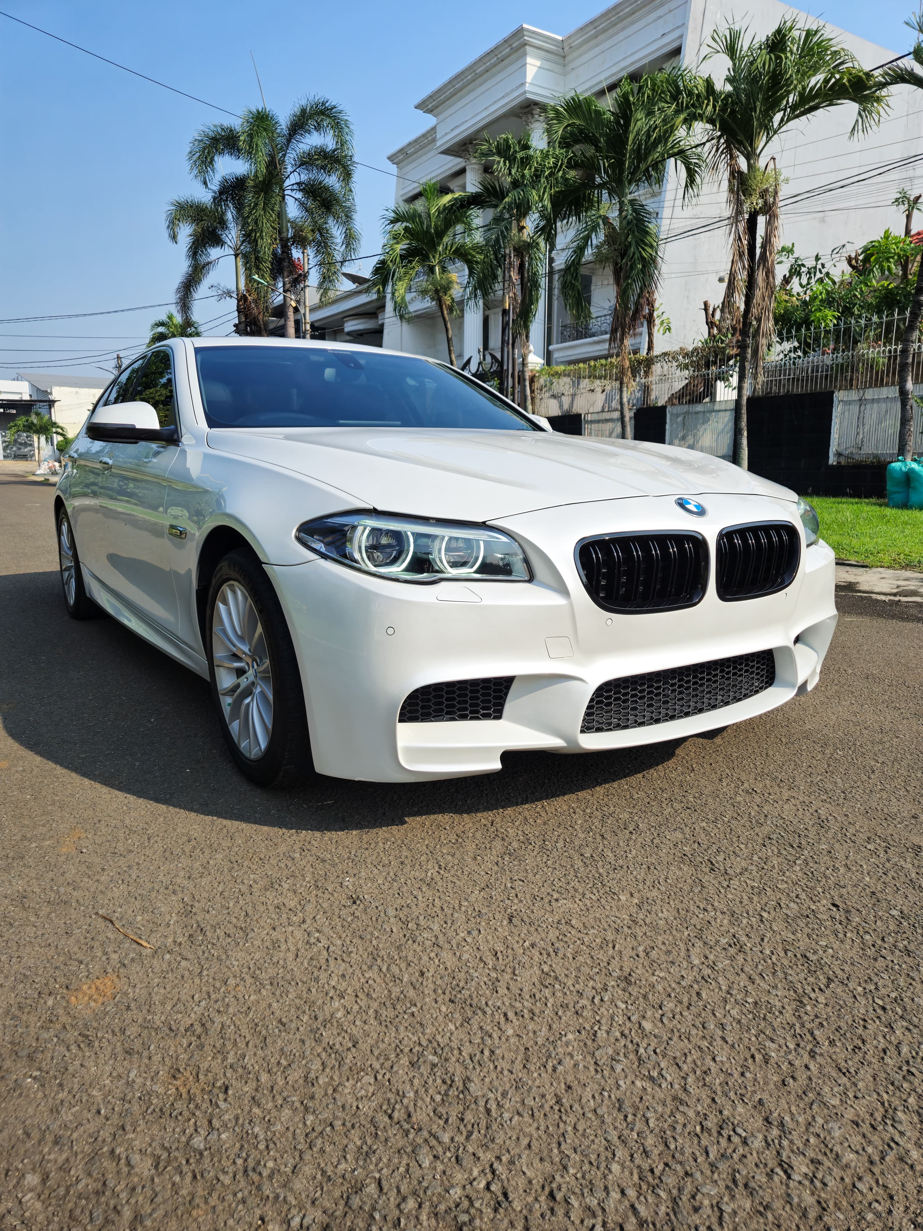 Second Hand 2015 BMW 5 Series Sedan  528i CKD AT Second Hand 2015 BMW 5 Series Sedan  528i CKD AT