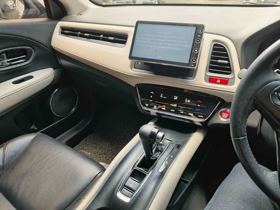 2018 Honda HRV  1.8L PRESTIGE CVT 2018 Honda HRV  1.8L PRESTIGE CVT