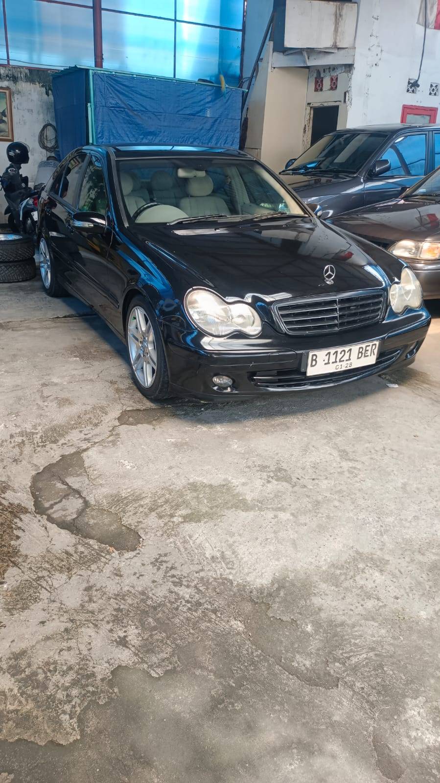 2005 Mercedes Benz C-Class Sedan C 240 Sport 2.6L AT 2005 Mercedes Benz C-Class Sedan C 240 Sport 2.6L AT