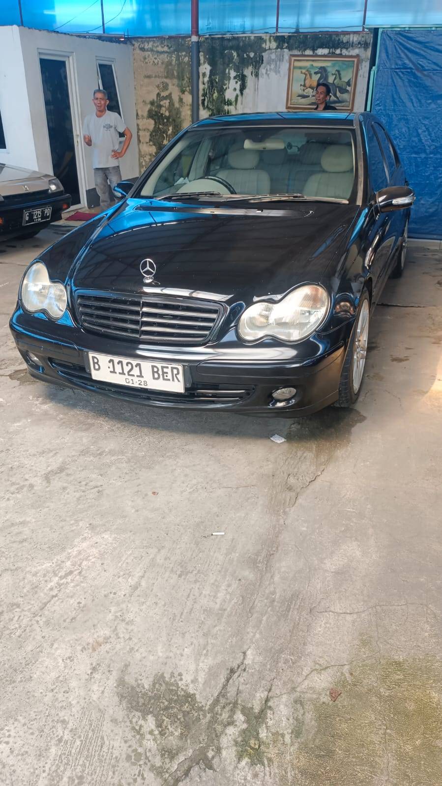 Second Hand 2005 Mercedes Benz C-Class Sedan C 240 Sport 2.6L AT Second Hand 2005 Mercedes Benz C-Class Sedan C 240 Sport 2.6L AT