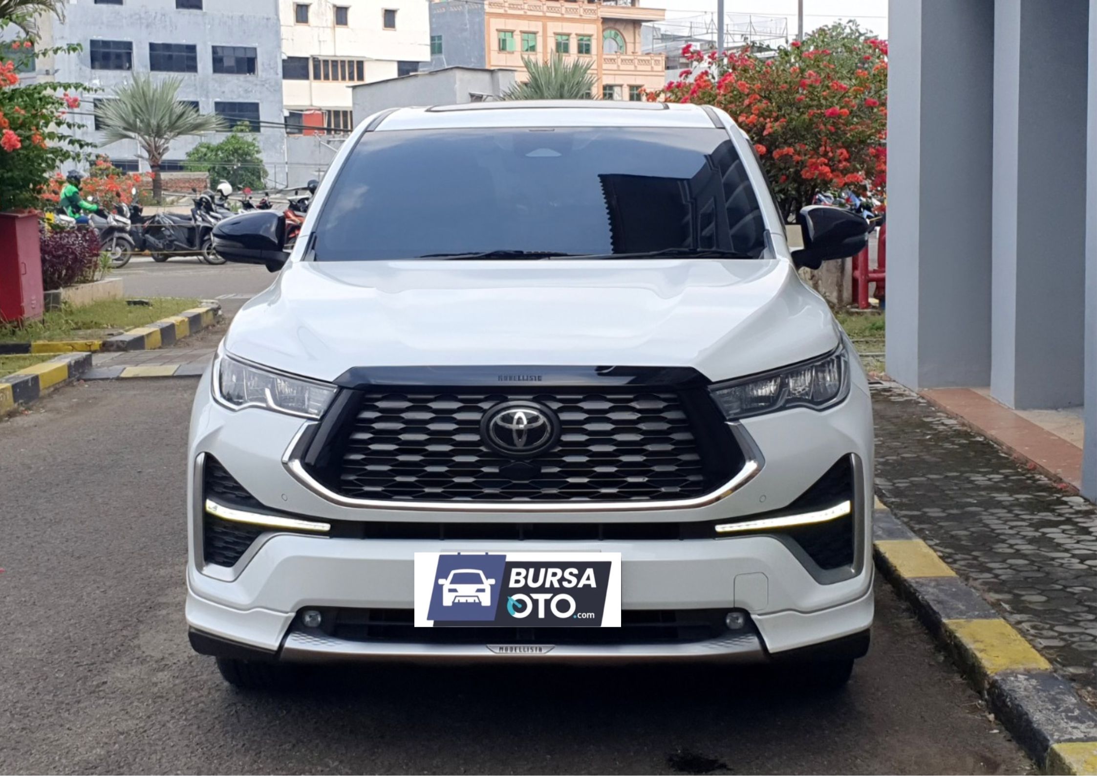 Second Hand 2024 Toyota Kijang Innova Zenix Hybrid EV Second Hand 2024 Toyota Kijang Innova Zenix Hybrid EV