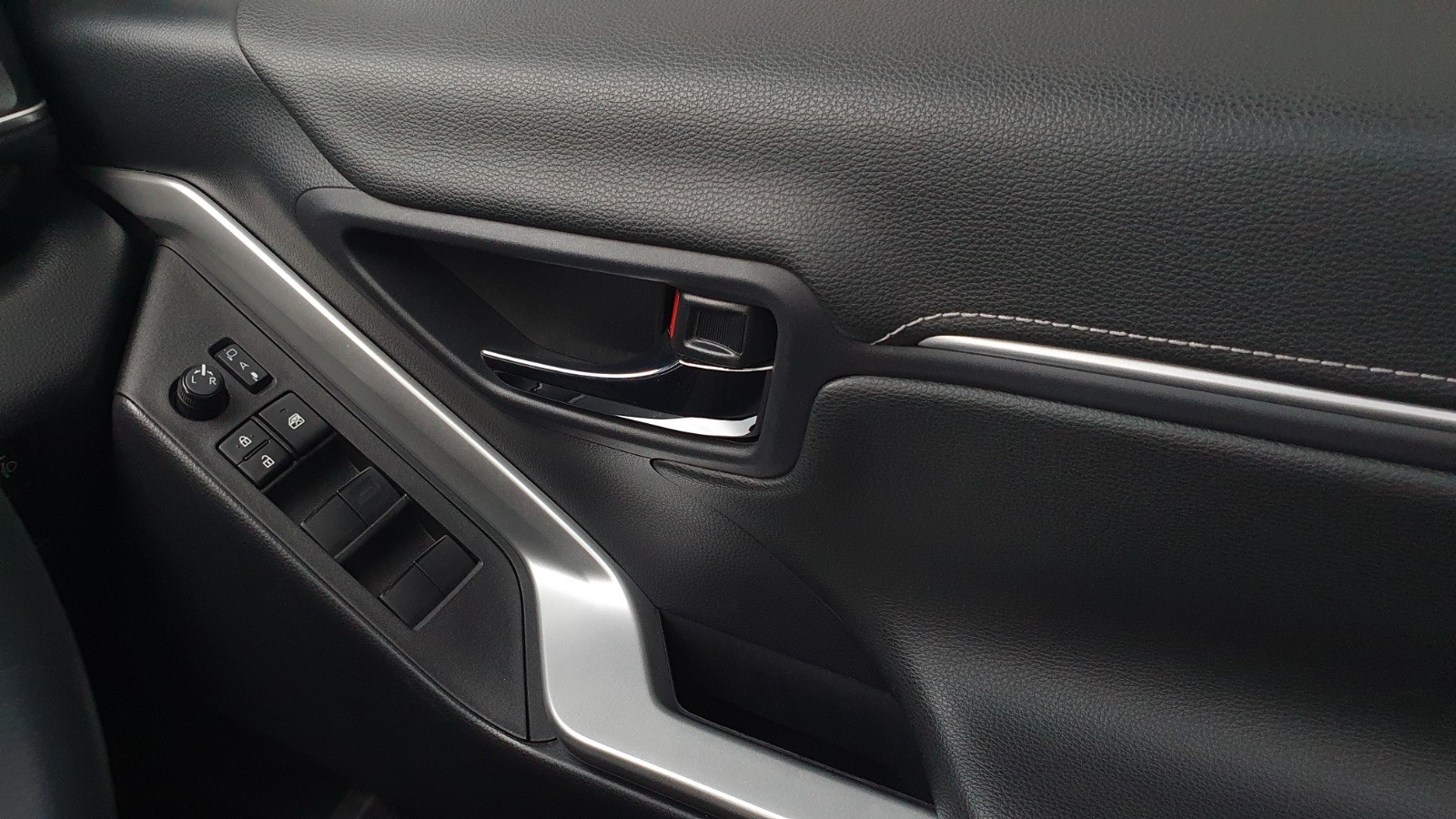 2024 Toyota Kijang Innova Zenix Hybrid EV 2024 Toyota Kijang Innova Zenix Hybrid EV