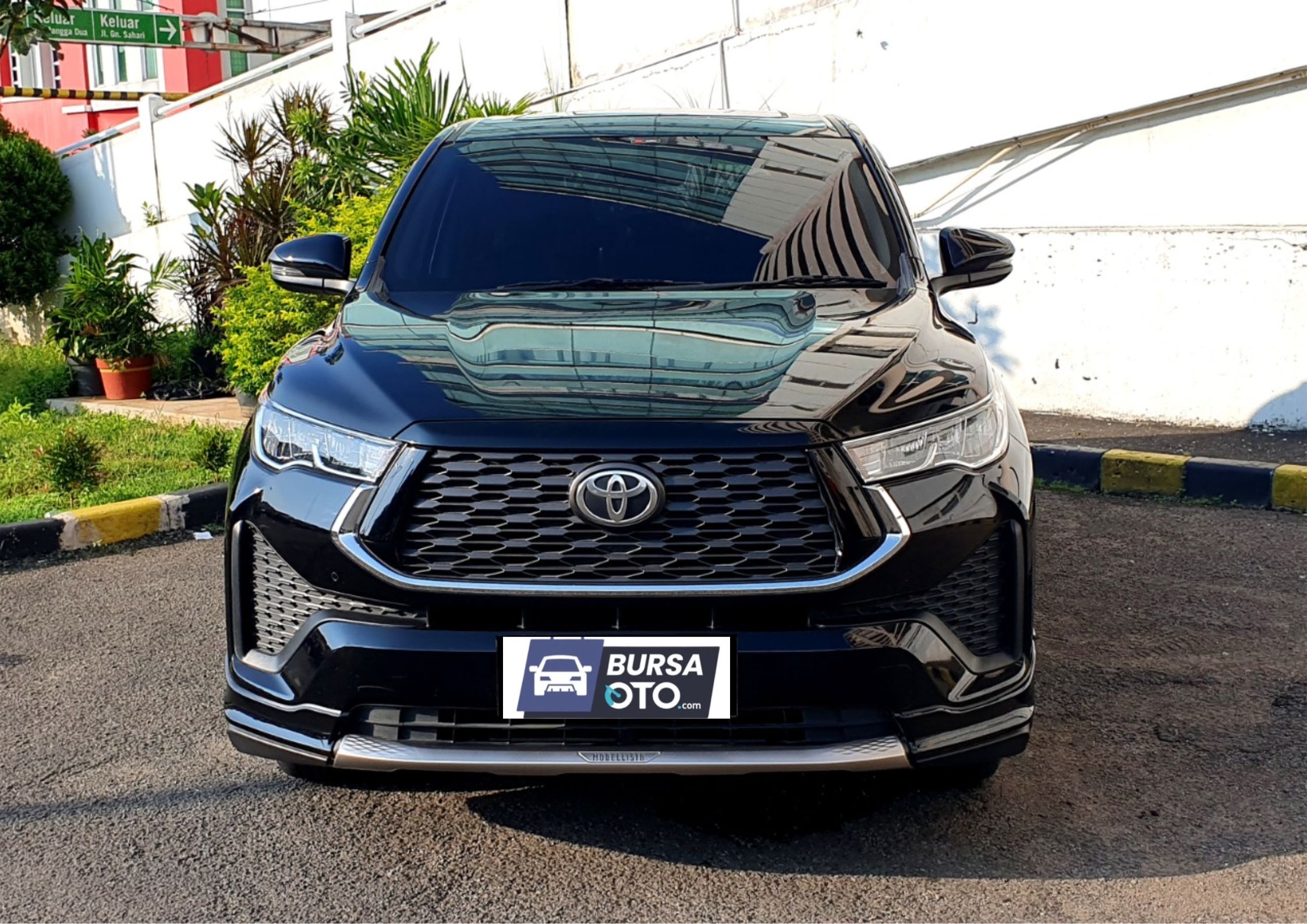 Second Hand 2023 Toyota Kijang Innova Zenix Hybrid EV Second Hand 2023 Toyota Kijang Innova Zenix Hybrid EV