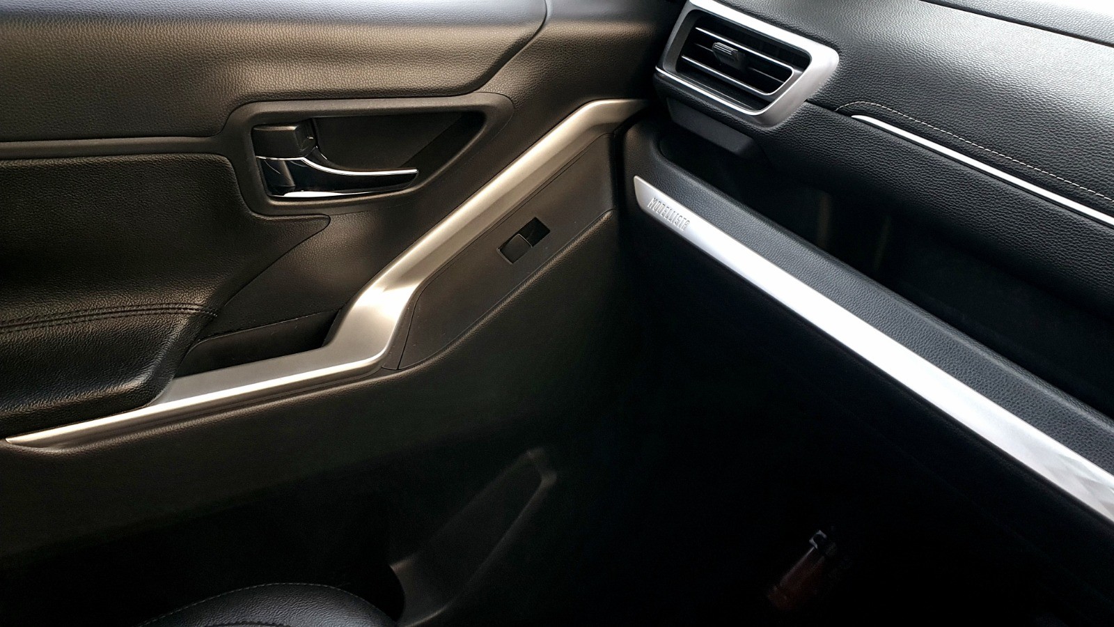 2023 Toyota Kijang Innova Zenix Hybrid EV 2023 Toyota Kijang Innova Zenix Hybrid EV