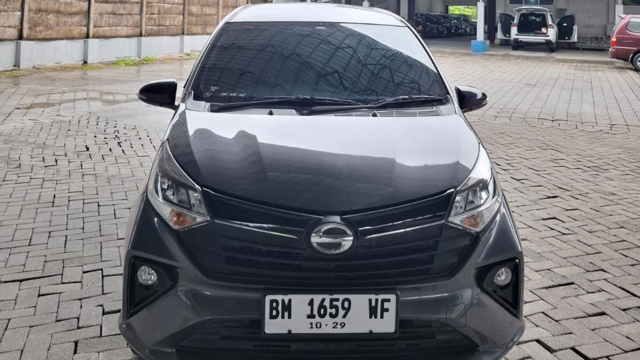 Second Hand 2024 Daihatsu Sigra 1.2 R MT Second Hand 2024 Daihatsu Sigra 1.2 R MT