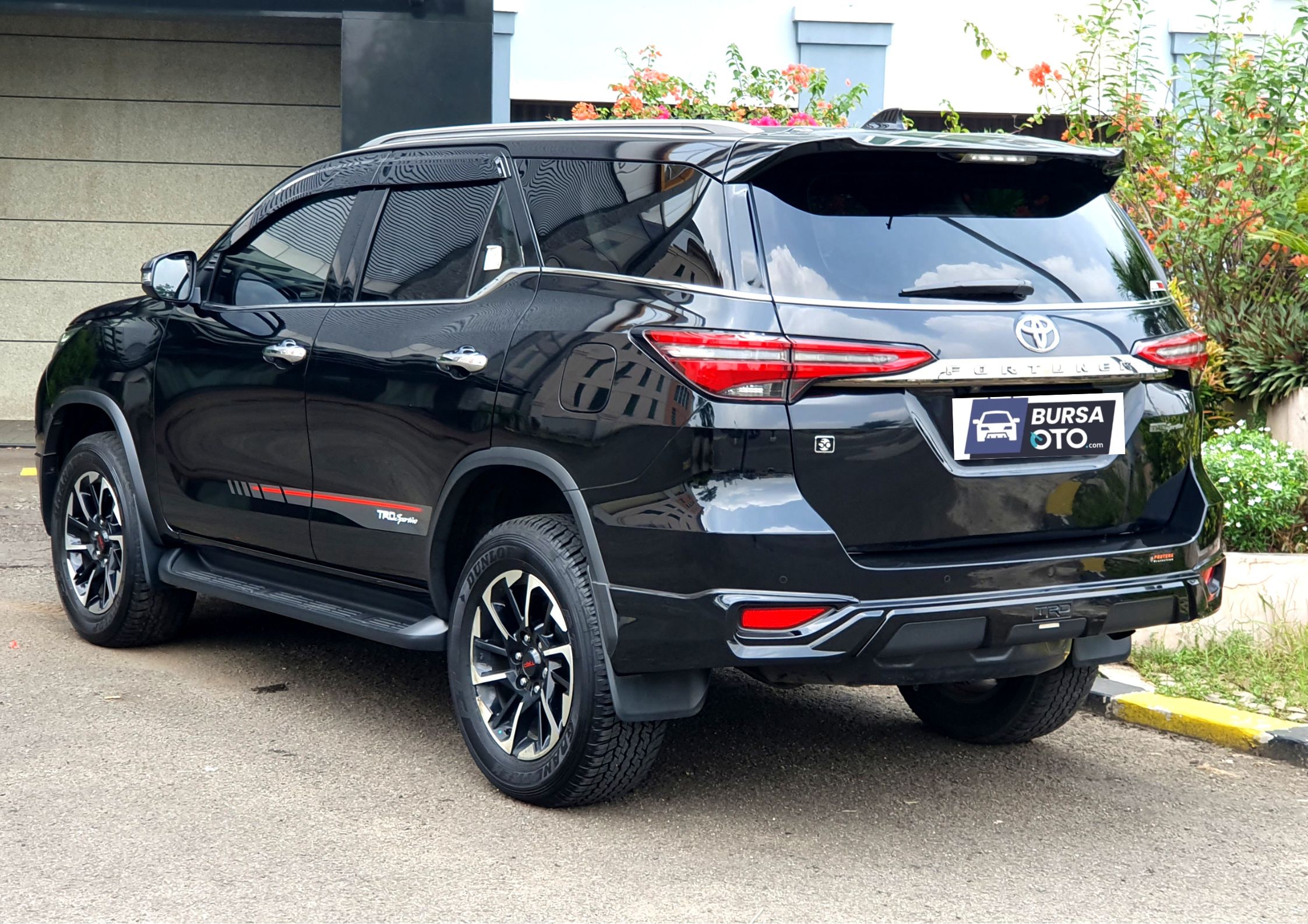 2021 Toyota Fortuner VRZ 4X2 TRD 2.4L AT 2021 Toyota Fortuner VRZ 4X2 TRD 2.4L AT