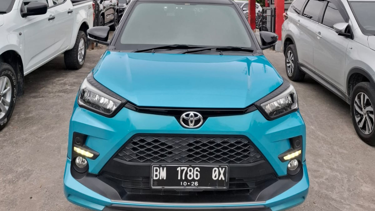 Second Hand 2021 Toyota Raize 1.0T GR CVT TWO TONE Second Hand 2021 Toyota Raize 1.0T GR CVT TWO TONE