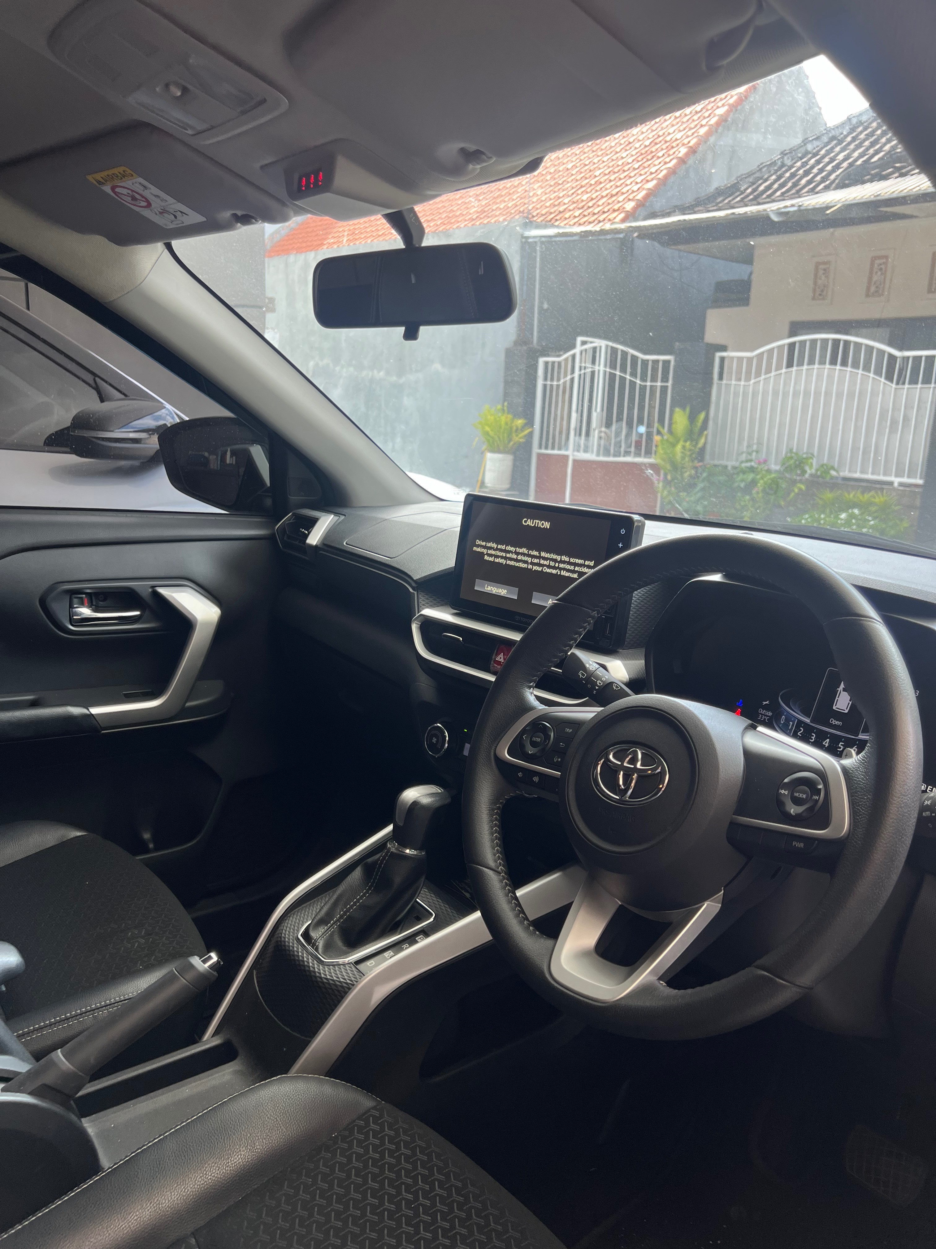 2022 Toyota Raize 1.0T GR CVT TWO TONE 2022 Toyota Raize 1.0T GR CVT TWO TONE