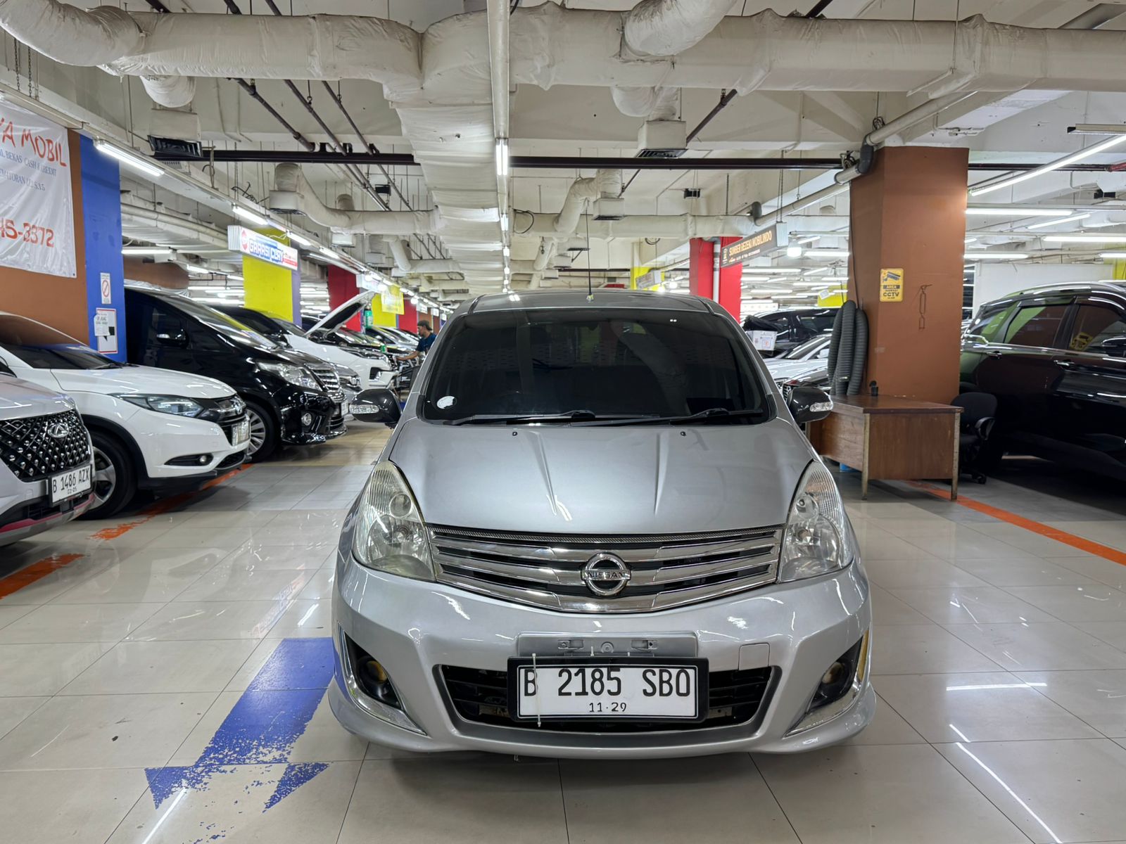 Second Hand 2012 Nissan Grand Livina Second Hand 2012 Nissan Grand Livina