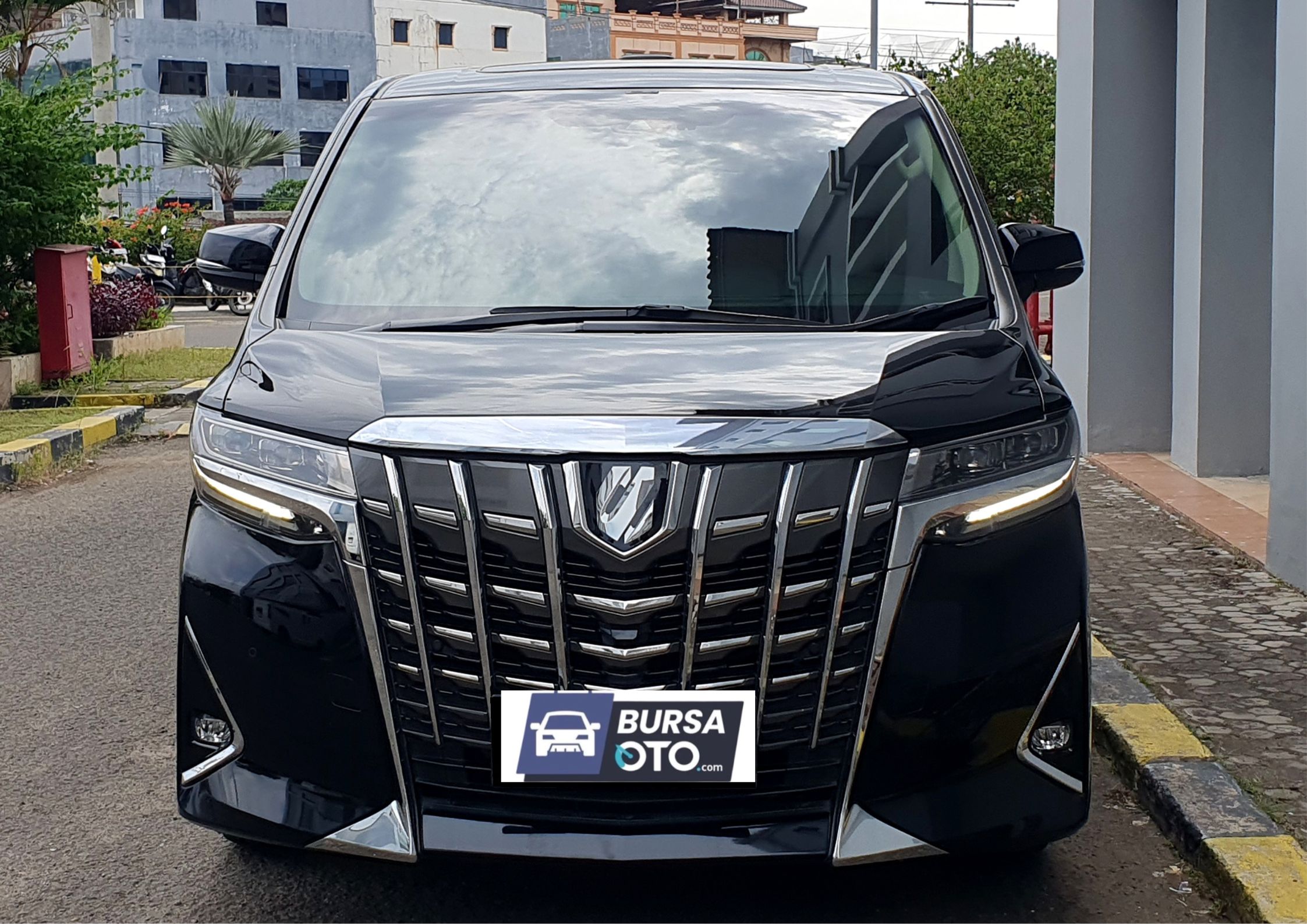 2023 Toyota Alphard Bekas 2023 Toyota Alphard Bekas
