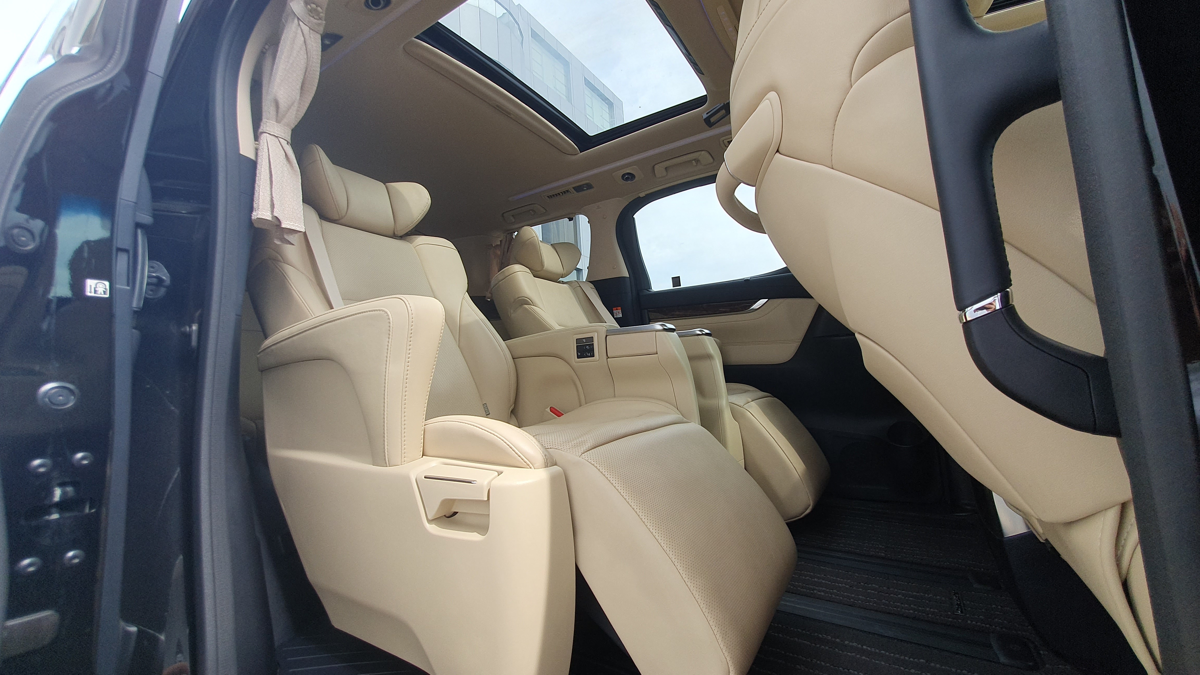 2023 Toyota Alphard 2023 Toyota Alphard