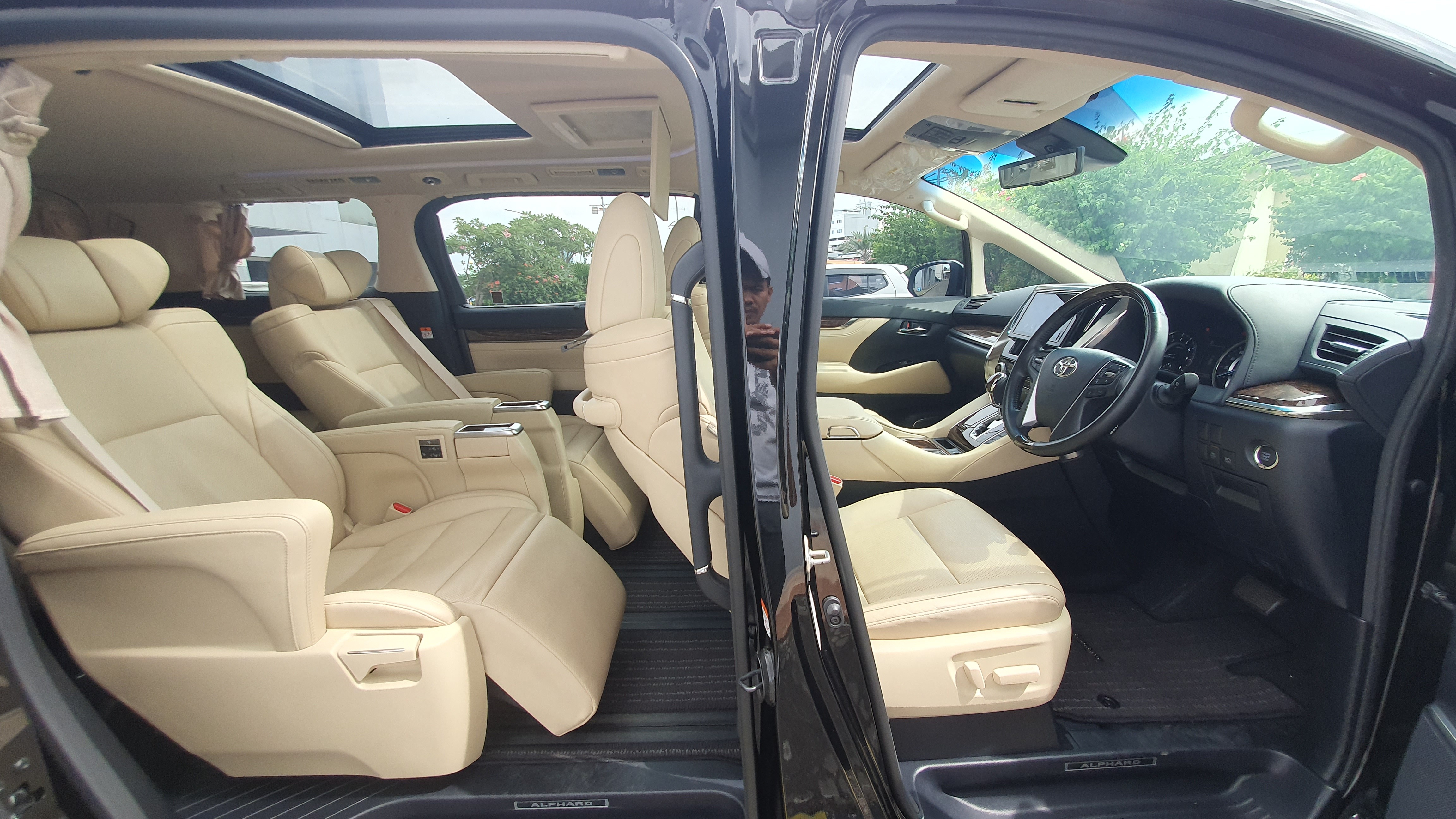 2023 Toyota Alphard 2023 Toyota Alphard