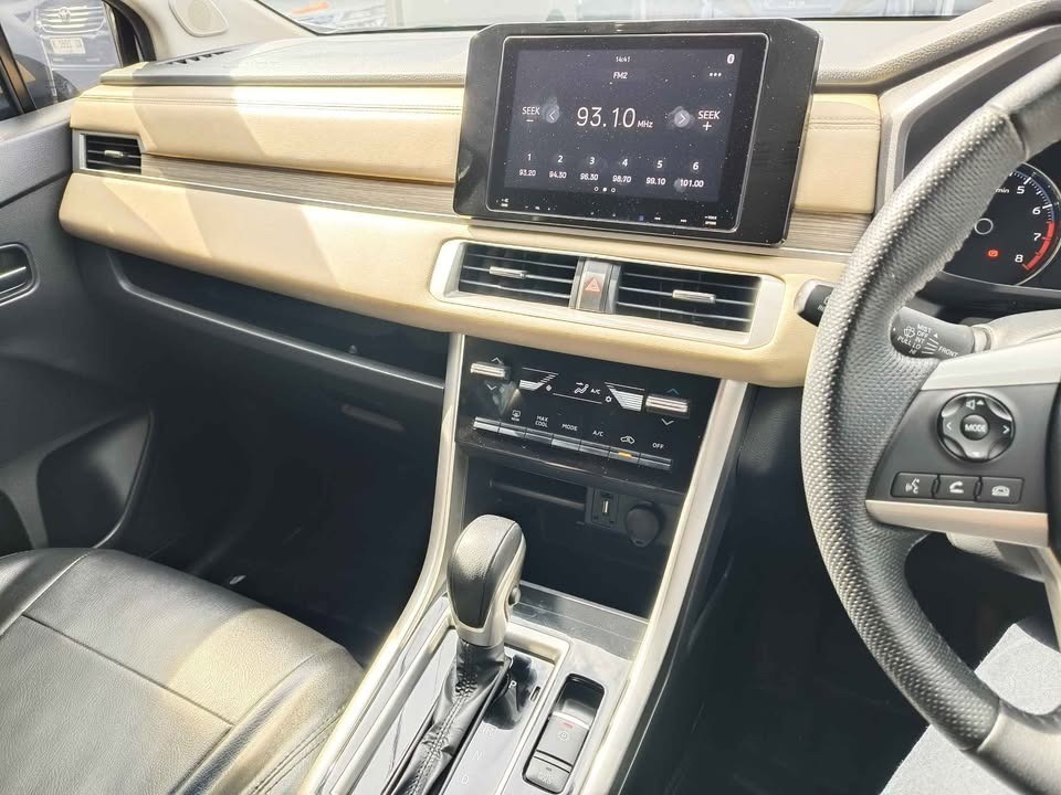 2022 Mitsubishi Xpander Ultimate CVT 2022 Mitsubishi Xpander Ultimate CVT