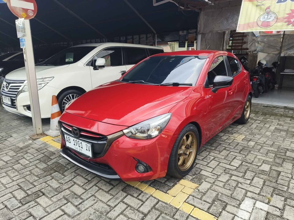 2015 Mazda 2 Hatchback GT 1.5L AT 2015 Mazda 2 Hatchback GT 1.5L AT