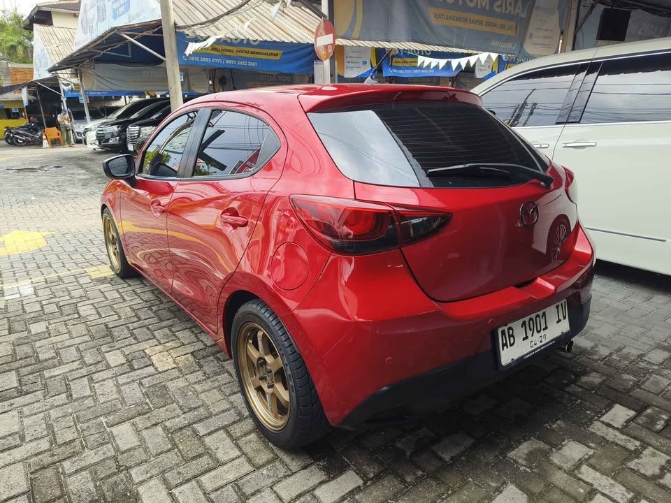 2015 Mazda 2 Hatchback GT 1.5L AT 2015 Mazda 2 Hatchback GT 1.5L AT