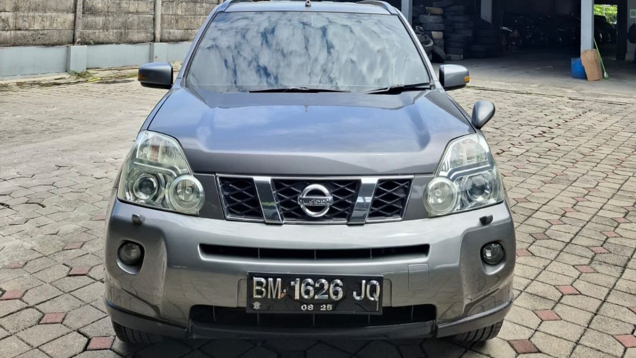 2010 Nissan X-Trail Bekas 2010 Nissan X-Trail Bekas