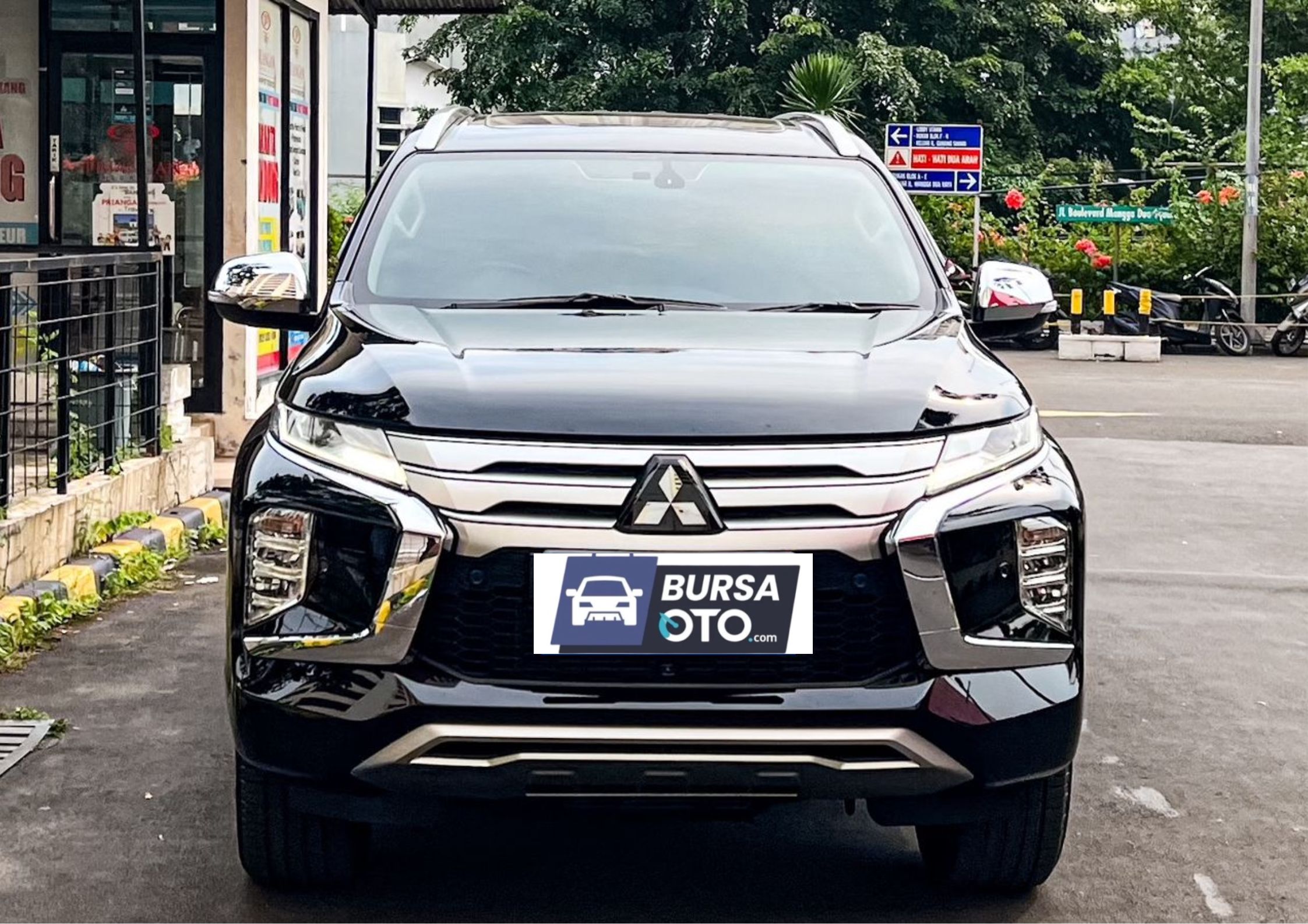 2022 Mitsubishi Pajero Sport Dakar Ultimate AT 4x4 Bekas 2022 Mitsubishi Pajero Sport Dakar Ultimate AT 4x4 Bekas