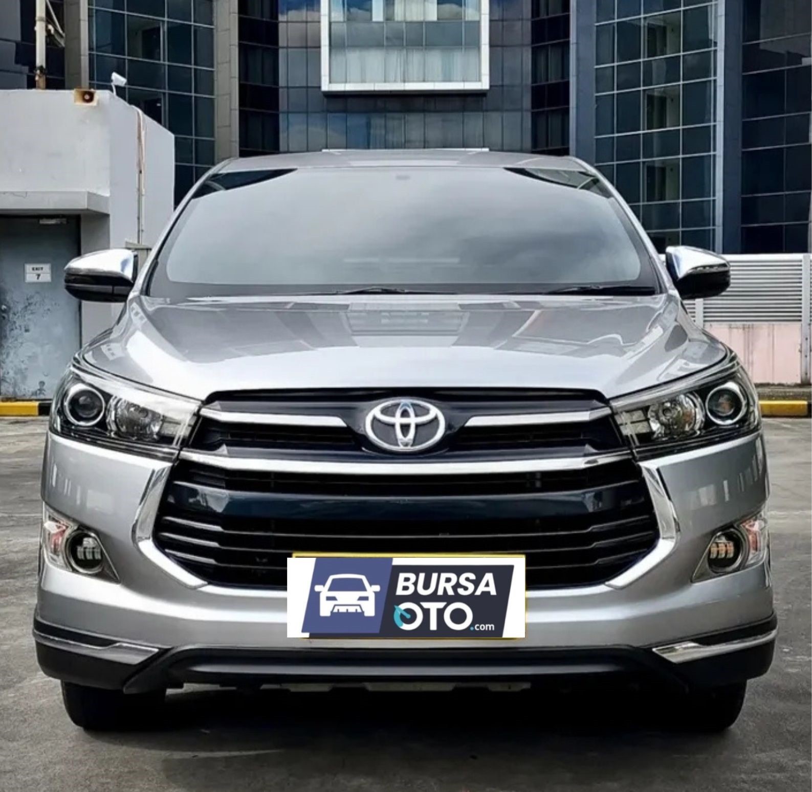 2017 Toyota Venturer Bekas 2017 Toyota Venturer Bekas