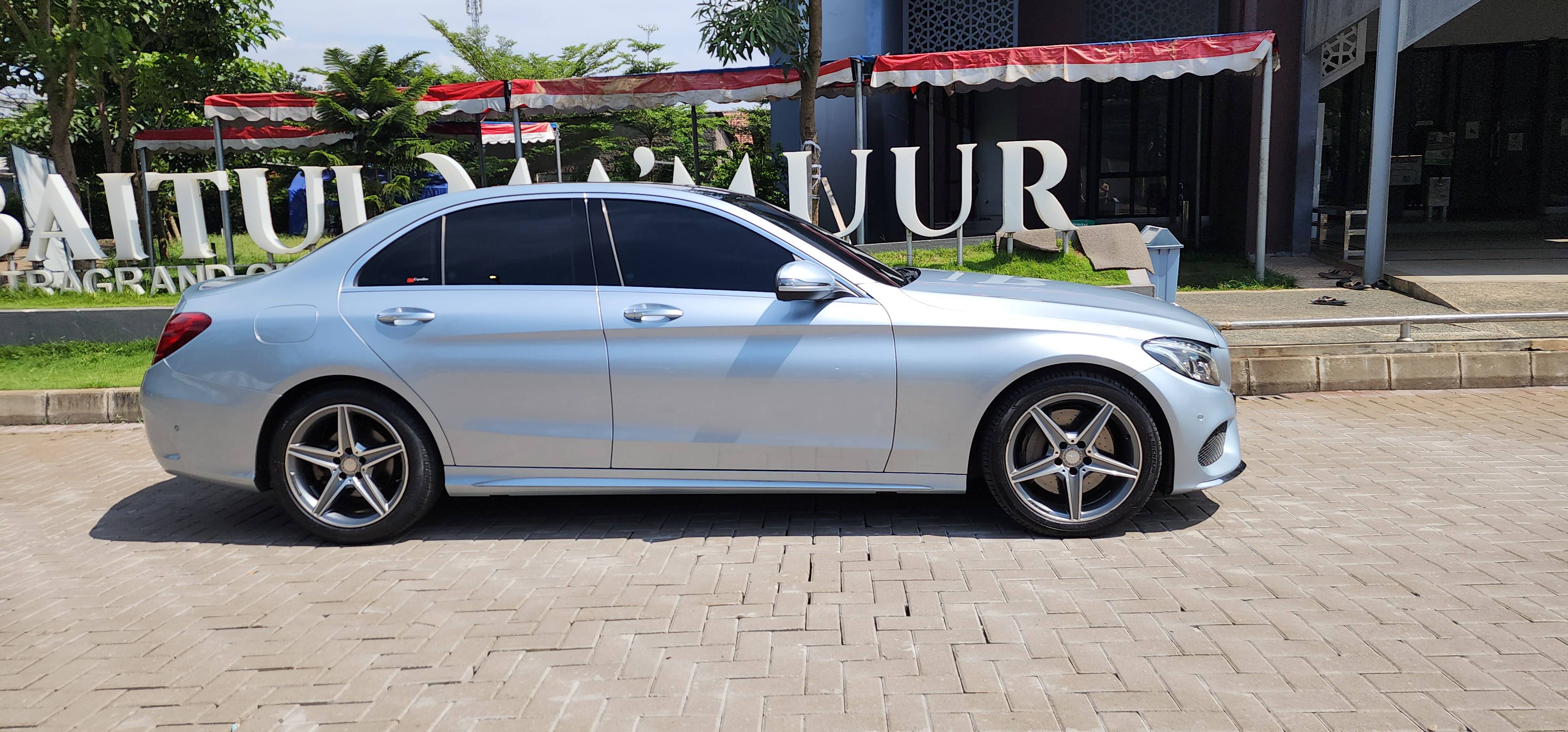 2015 Mercedes Benz C-Class Sedan C 250 AMG 2015 Mercedes Benz C-Class Sedan C 250 AMG